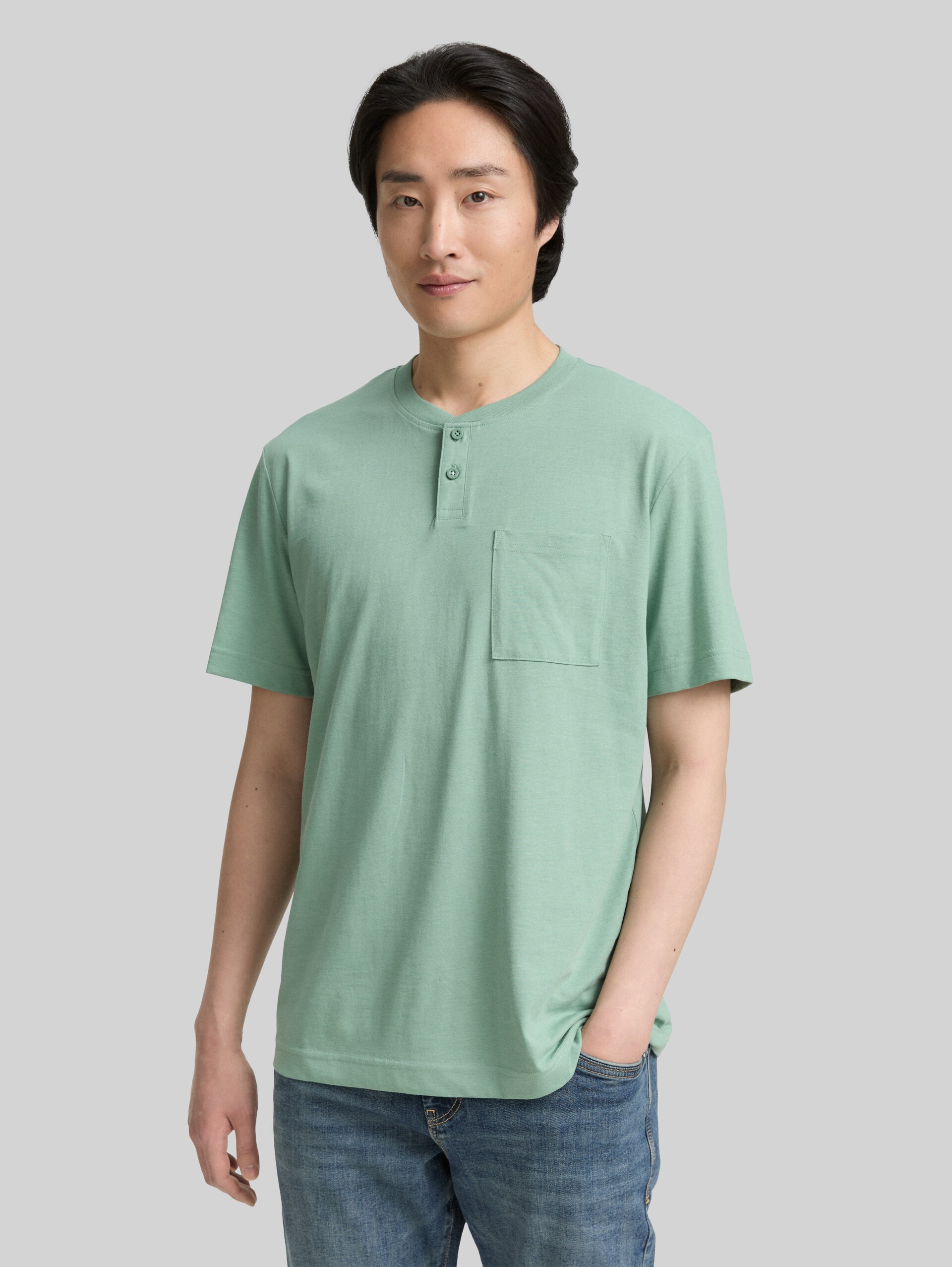 Henley T-shirt with breast pocket - dust green melange - Neckline model front view