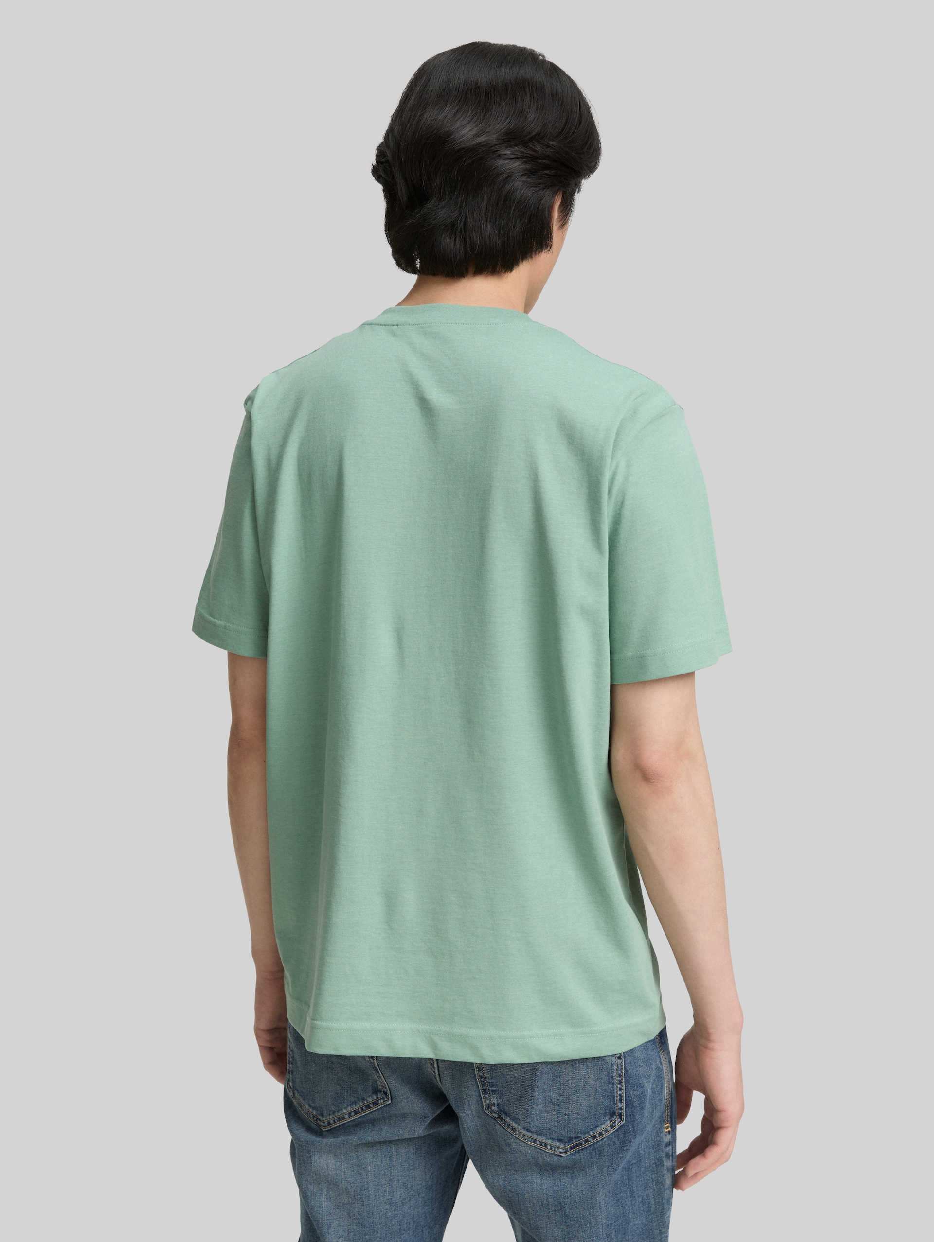 Henley T-shirt with breast pocket - dust green melange - Neckline model-back view
