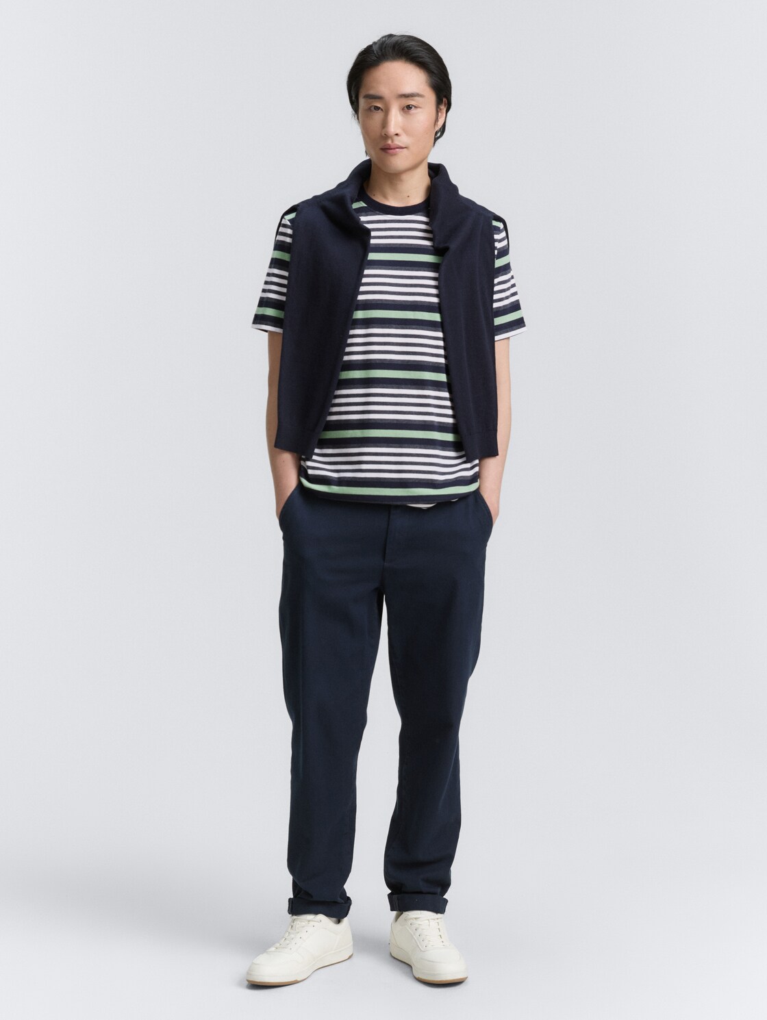 T-Shirt mit Streifenmuster - navy multicolor melange stripe - Model-Vorderansicht
