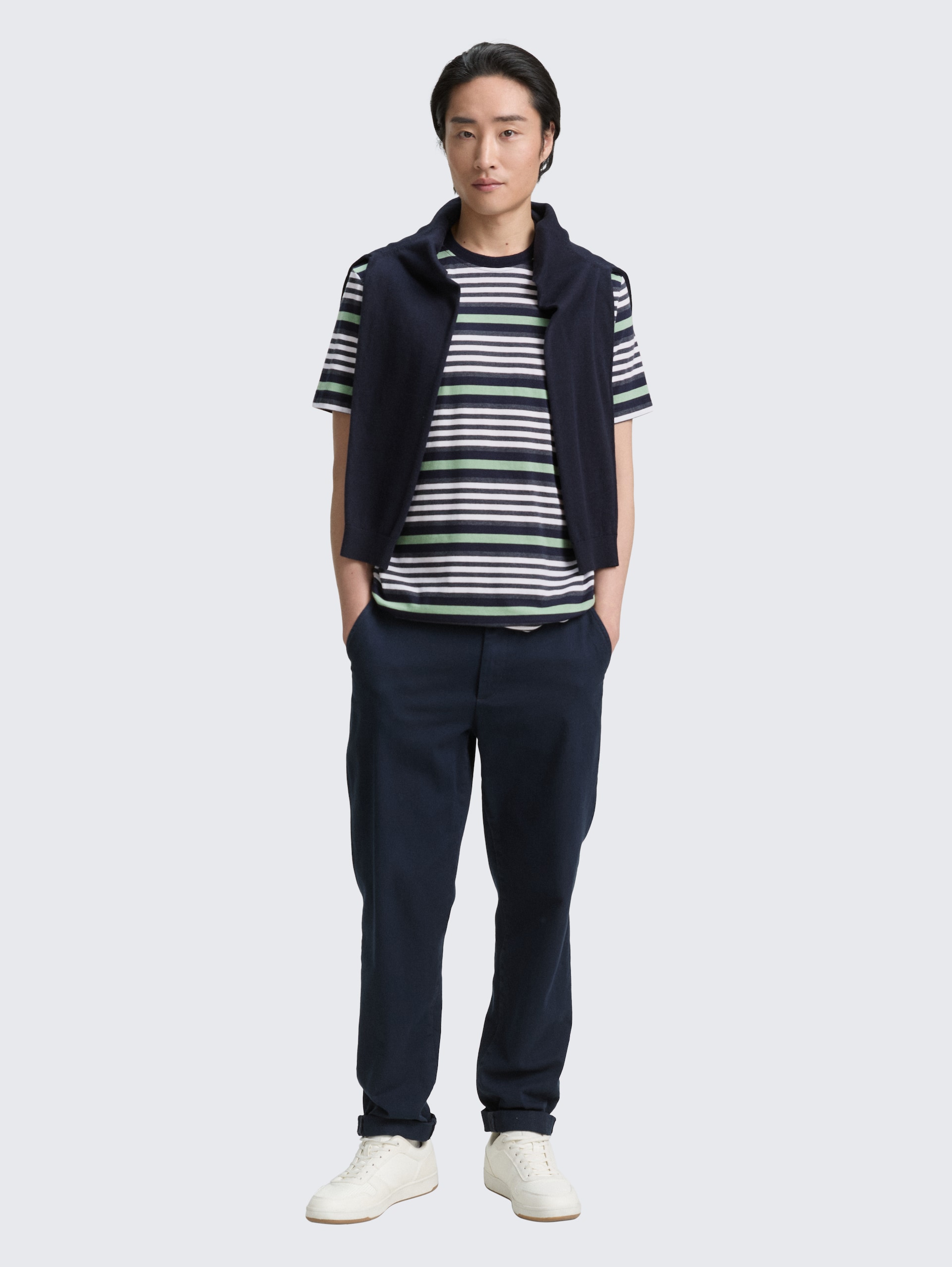 T-Shirt mit Streifenmuster - navy multicolor melange stripe - Model-Vorderansicht