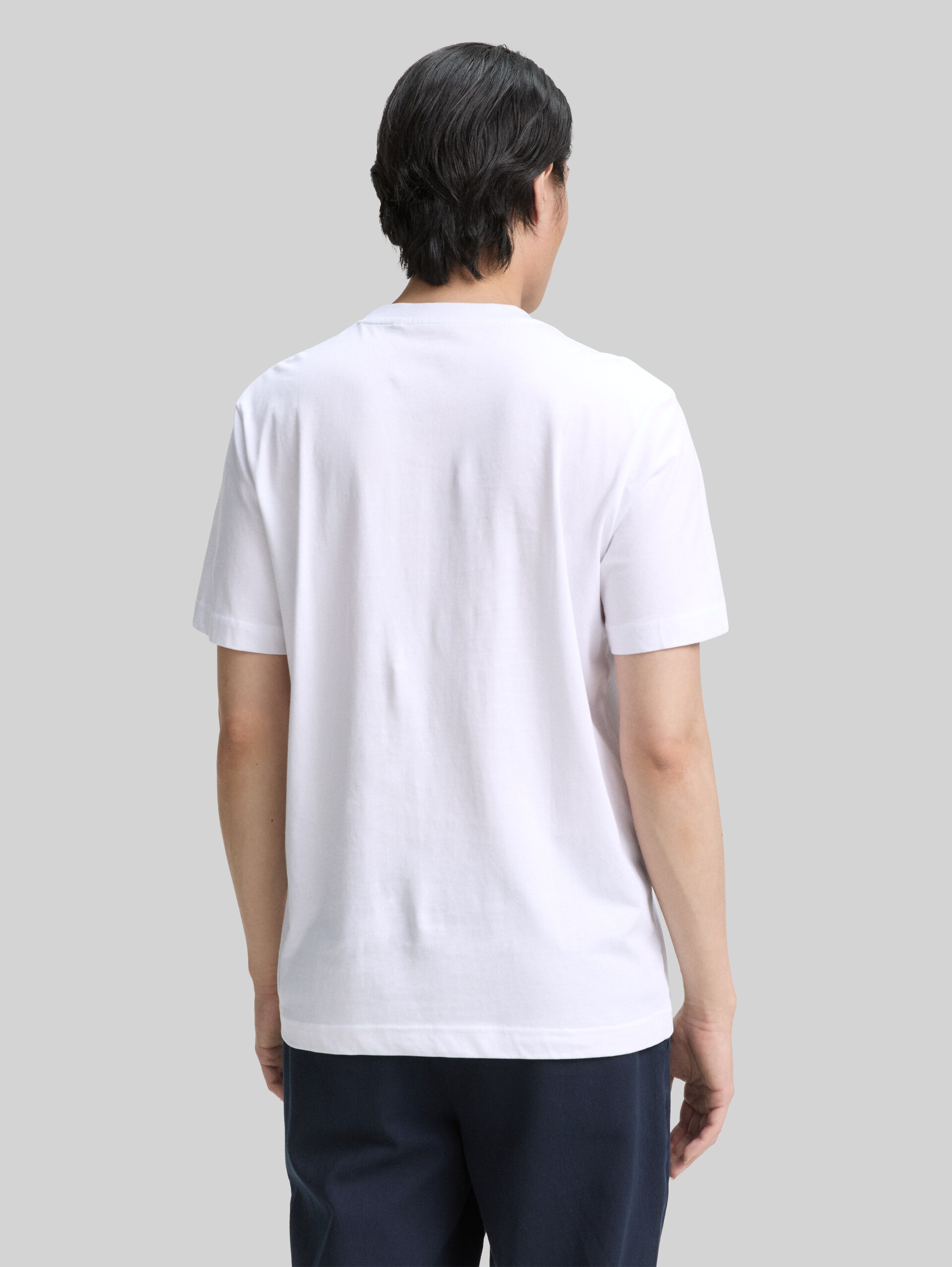 T-Shirt mit Fotoprint - White - Auschnitt Model-Rückansicht