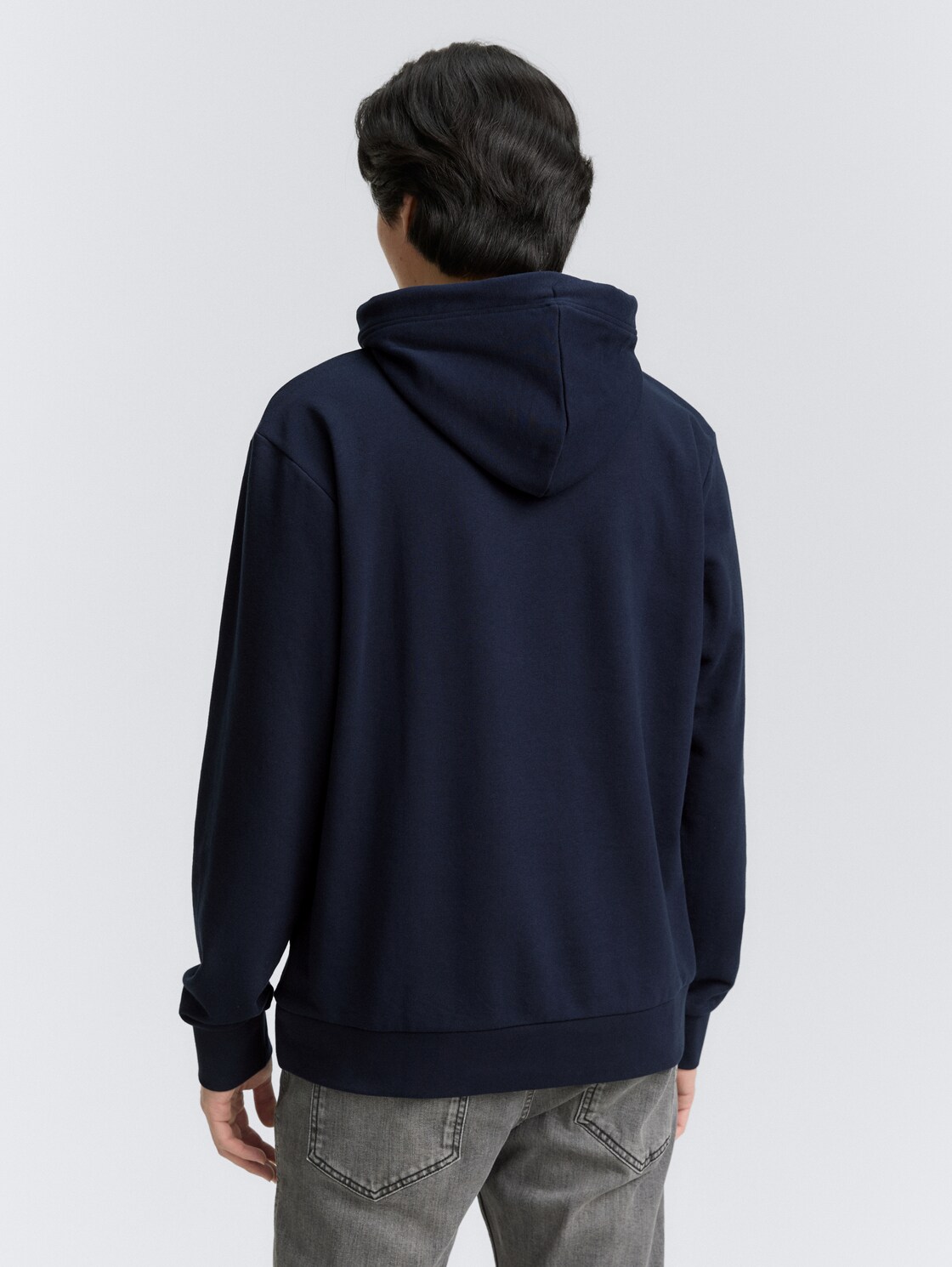Hoodie Sweatshirt mit Logo-Print - sky captain blue - Auschnitt Model-Rückansicht