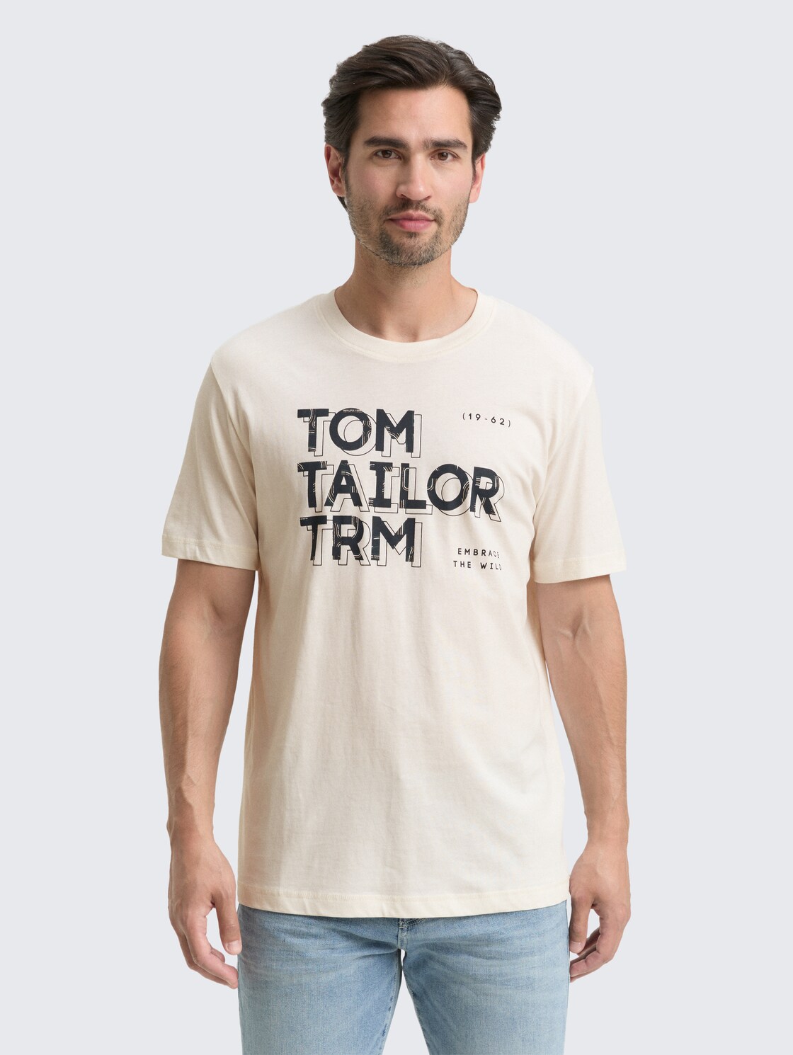 T-Shirt mit Print - Gardenia White - Ausschnitt Model-Vorderansicht