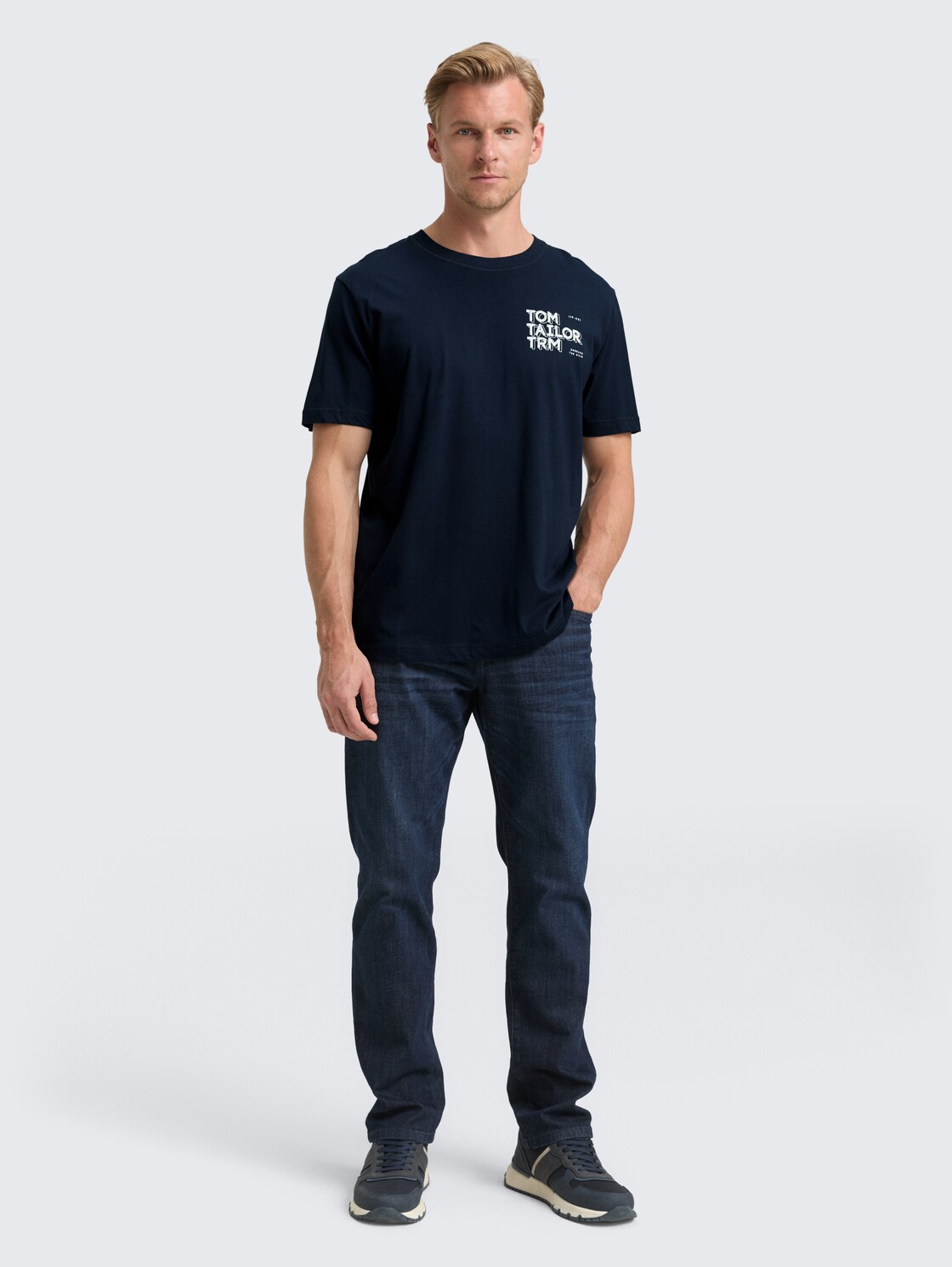 T-Shirt mit Print - sky captain blue - Model-Vorderansicht