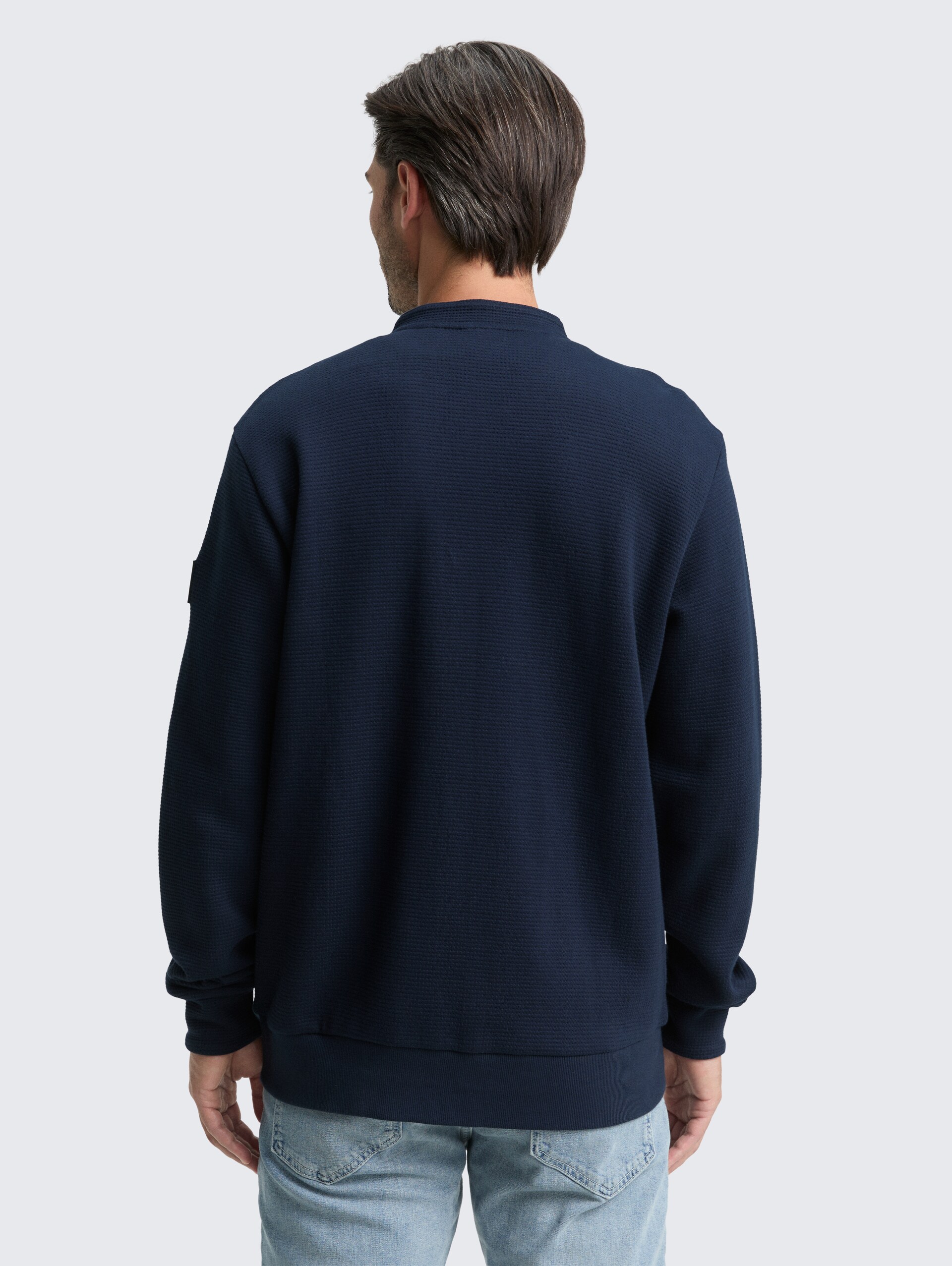 Bomberjacke aus Baumwolle - sky captain blue - Auschnitt Model-Rückansicht