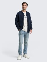 Katoenen bomberjack - sky captain blue - Model vooraanzicht