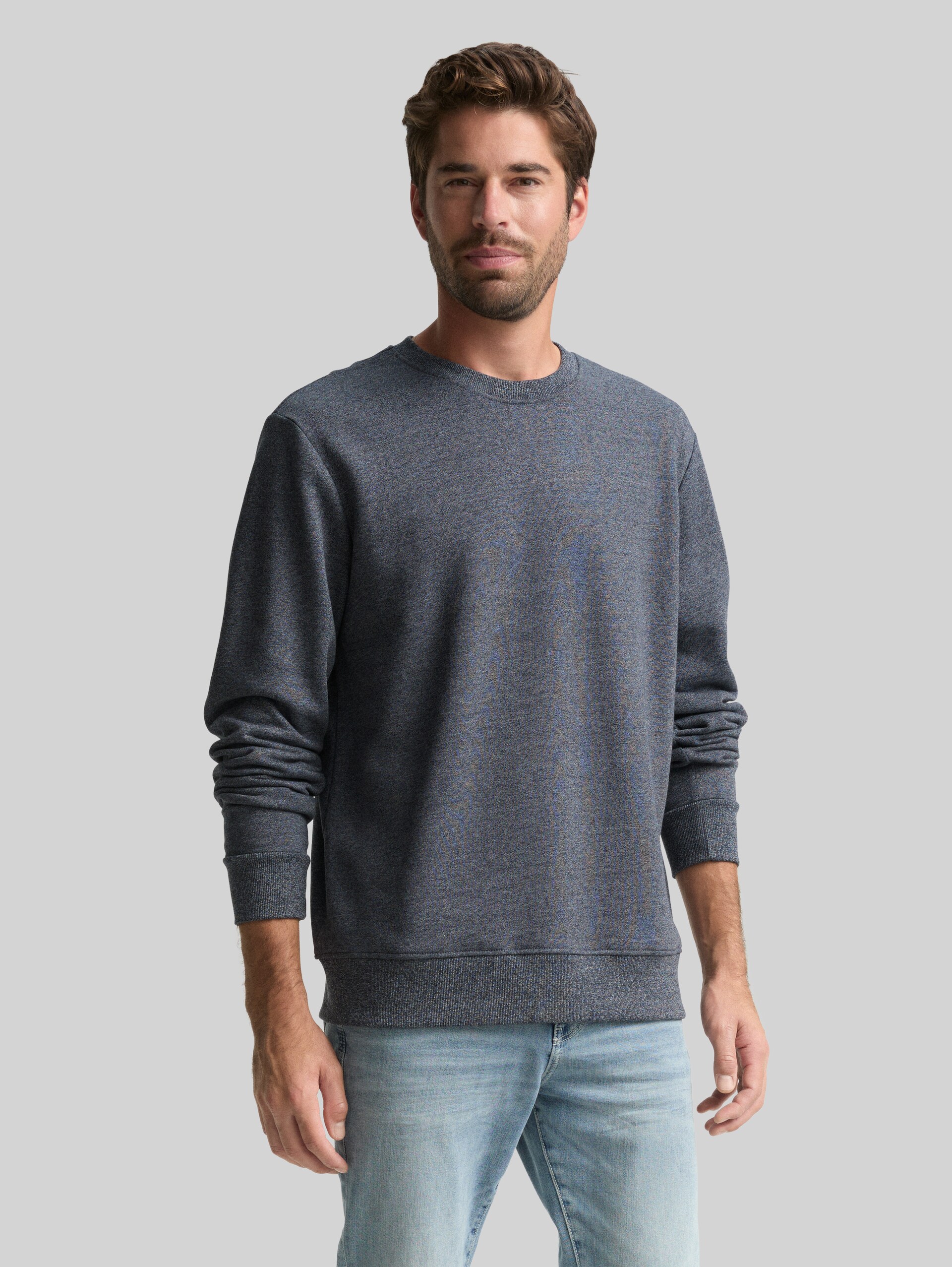 Sweatshirt in Melange-Optik - navy grindle structure - Ausschnitt Model-Vorderansicht
