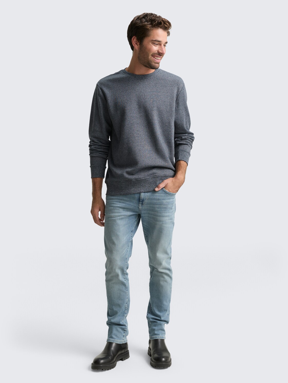 Sweatshirt in Melange-Optik - navy grindle structure - Model-Vorderansicht