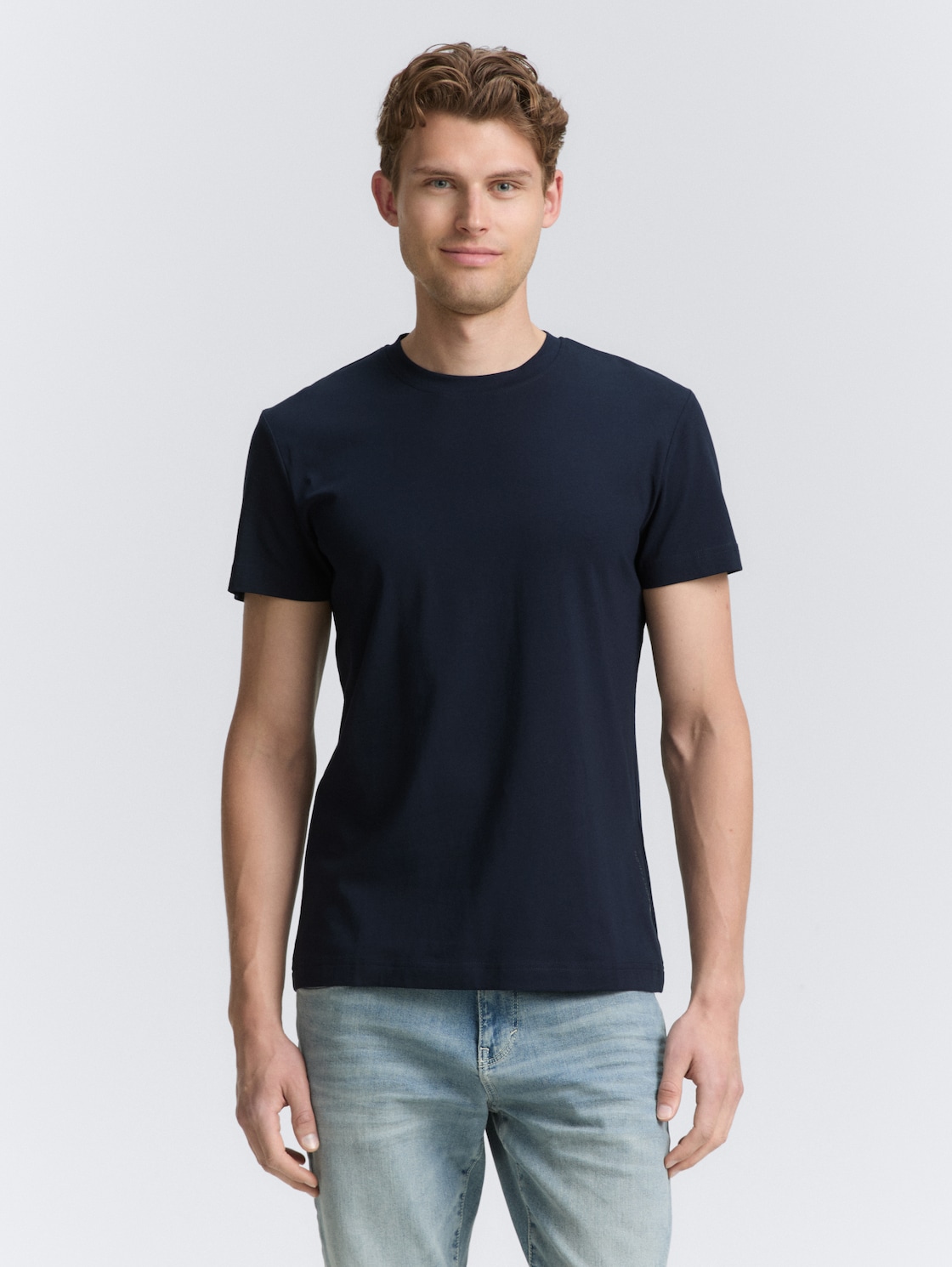 Slim Fit T-Shirt mit Stretch - sky captain blue - Ausschnitt Model-Vorderansicht