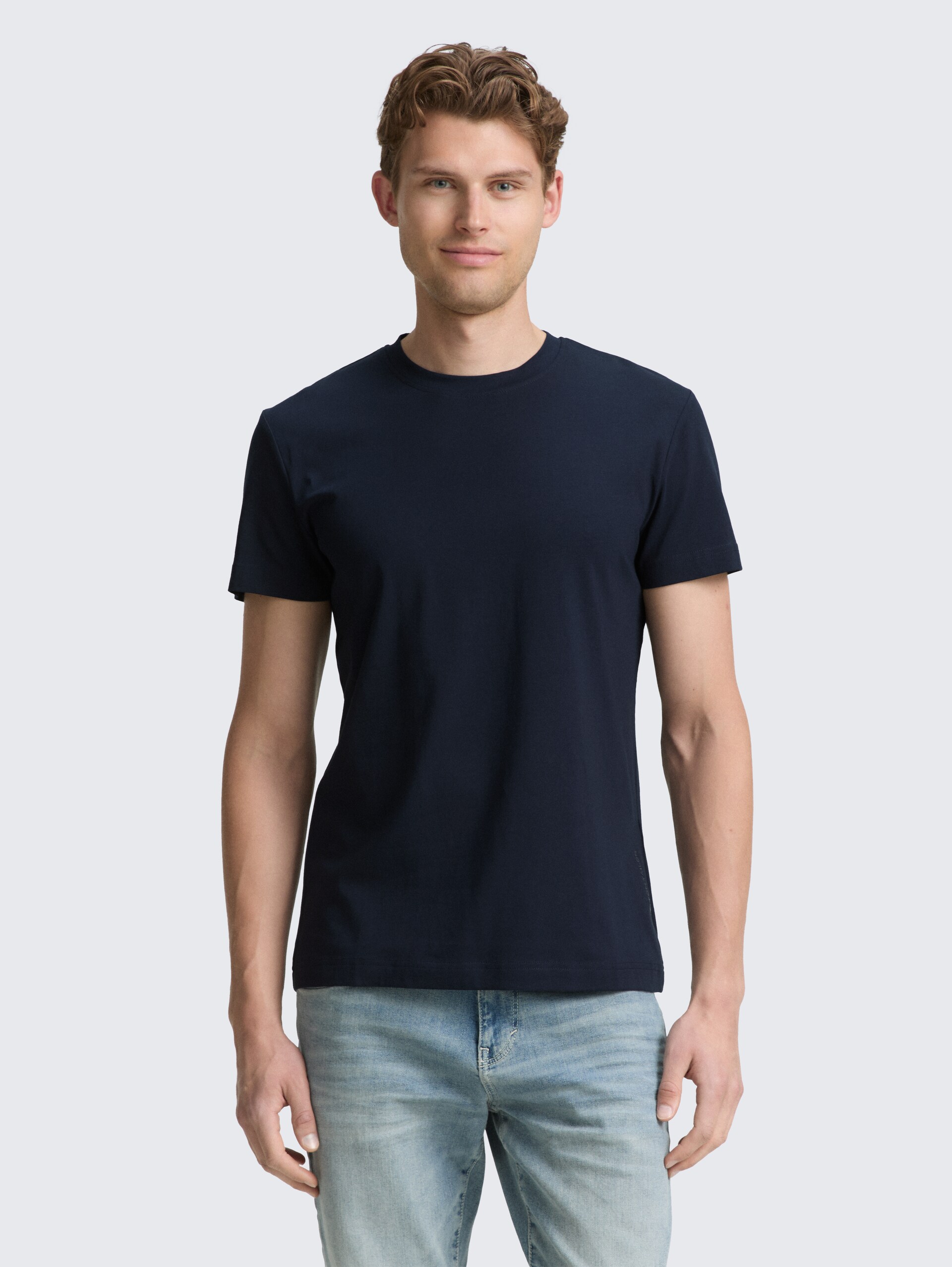 Slim Fit T-Shirt mit Stretch - sky captain blue - Ausschnitt Model-Vorderansicht