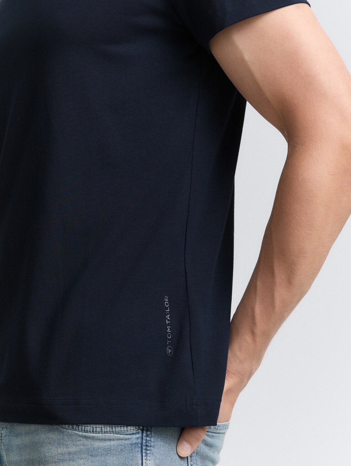 Slim Fit T-Shirt mit Stretch - sky captain blue - Detail-Model-Ansicht