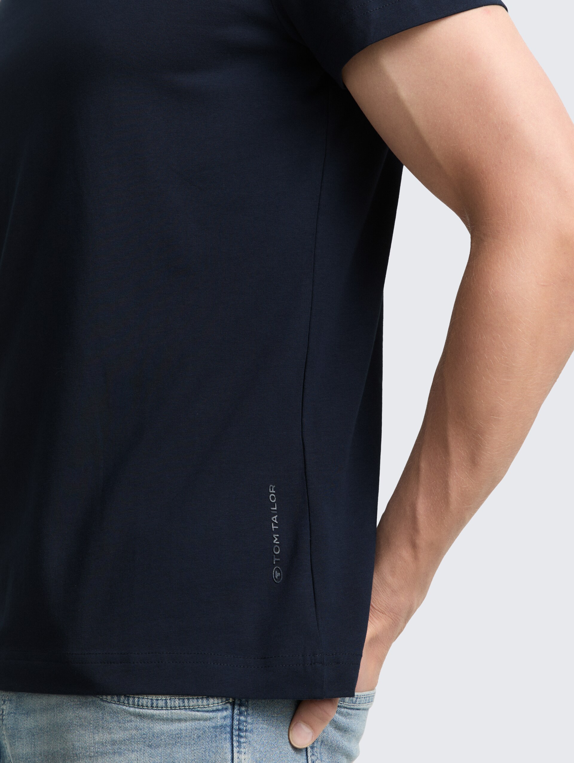 Slim Fit T-Shirt mit Stretch - sky captain blue - Detail-Model-Ansicht