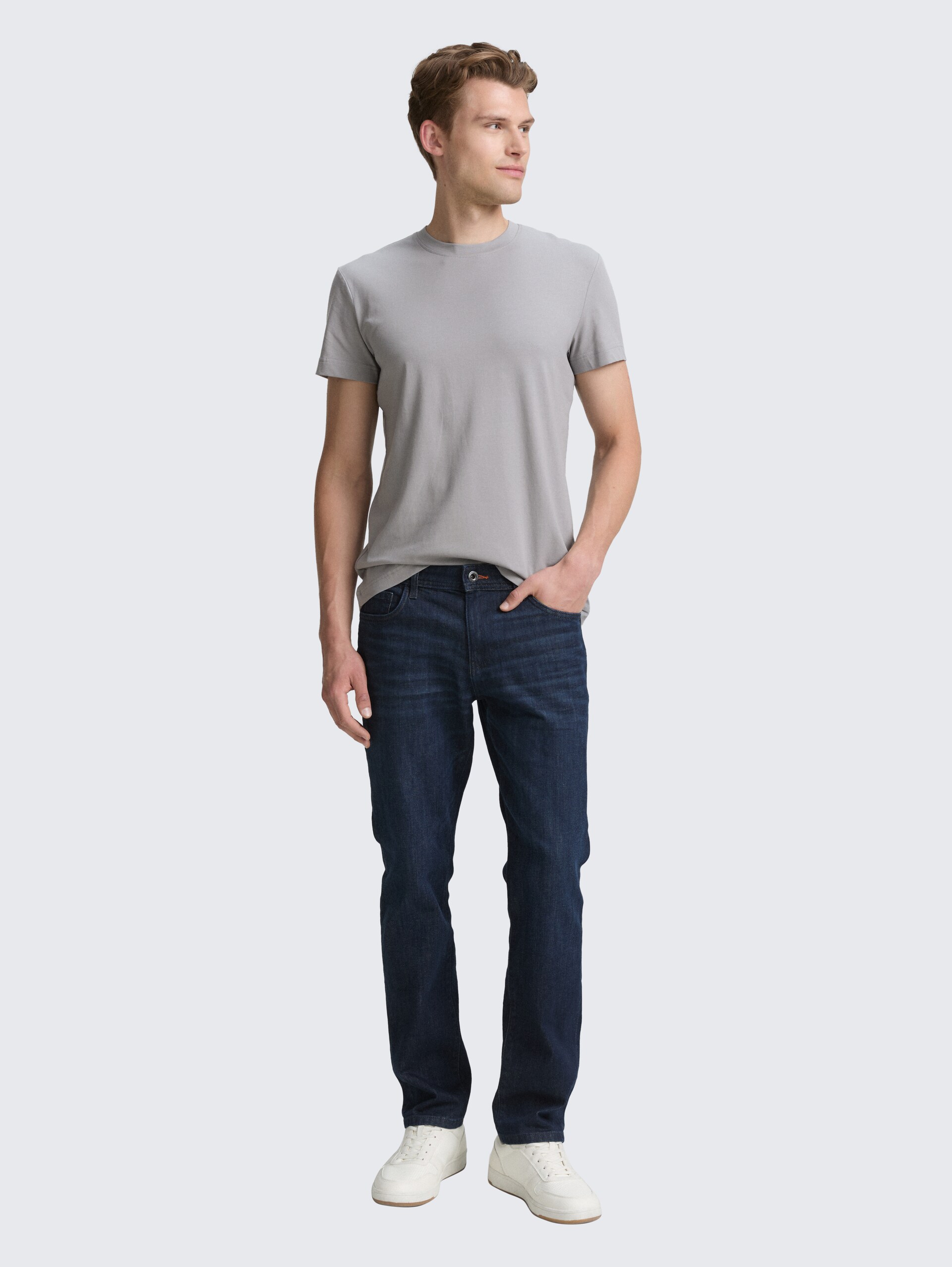 Slim Fit T-Shirt mit Stretch - formal grey - Model-Vorderansicht