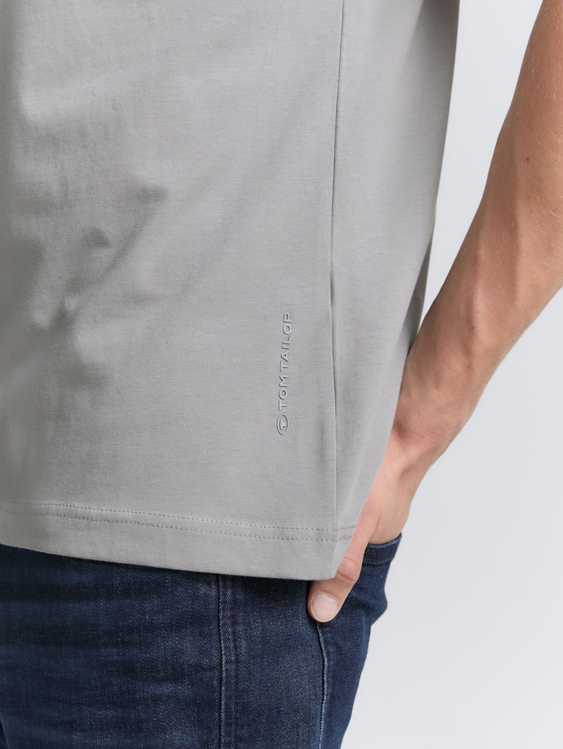 Slim Fit T-Shirt mit Stretch - formal grey - Detail-Model-Ansicht