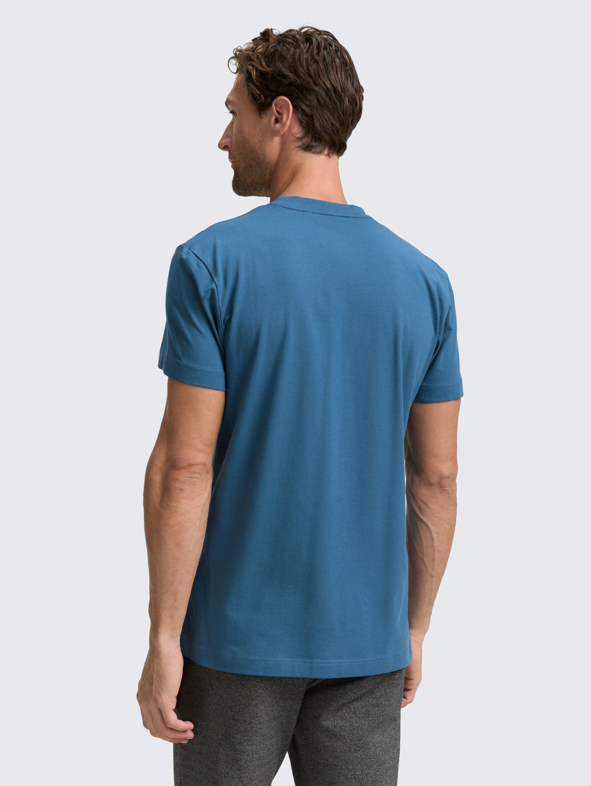 Slim Fit T-Shirt mit Stretch - real teal blue - Auschnitt Model-Rückansicht