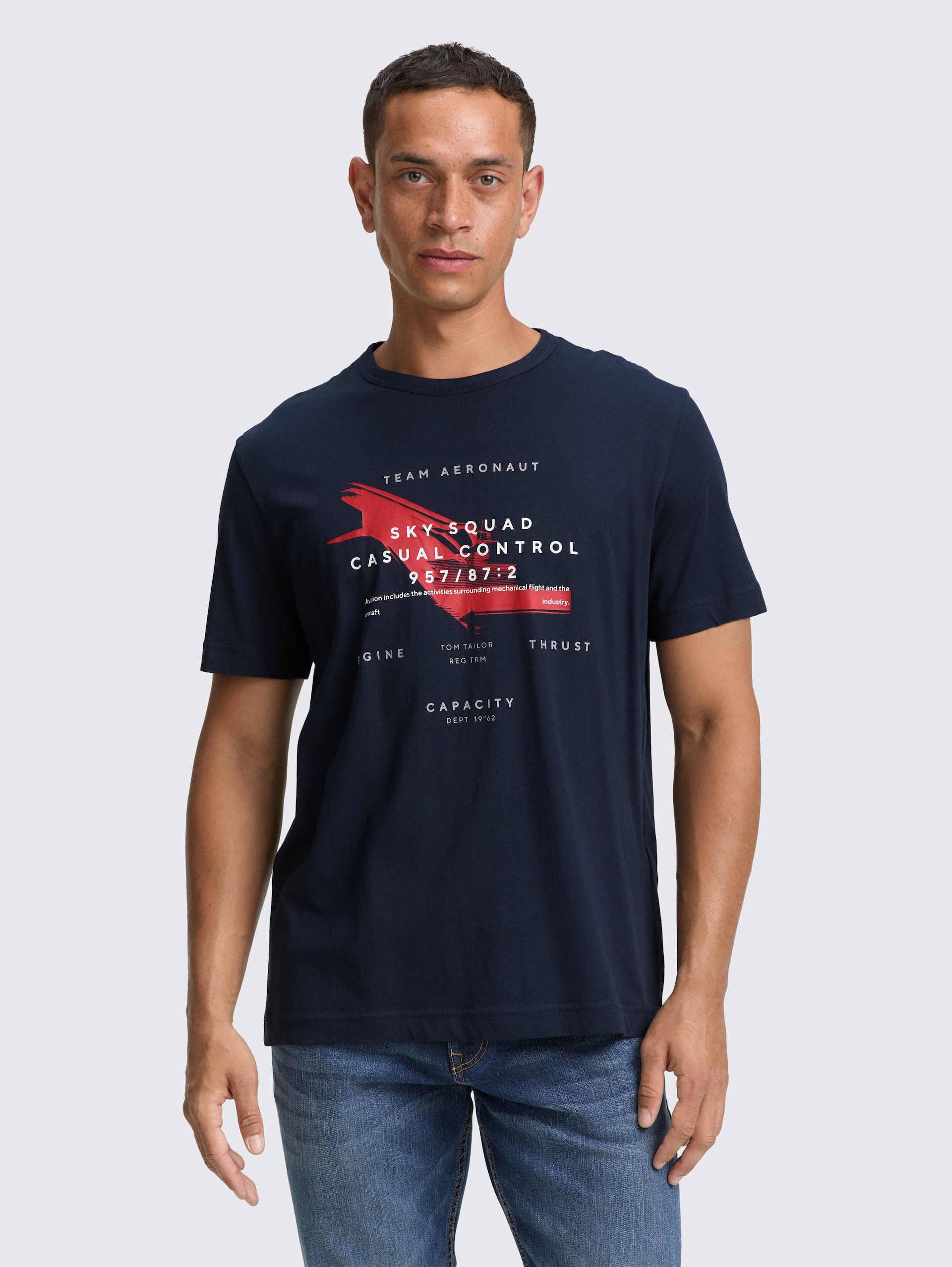 T-Shirt mit Print - sky captain blue - Ausschnitt Model-Vorderansicht