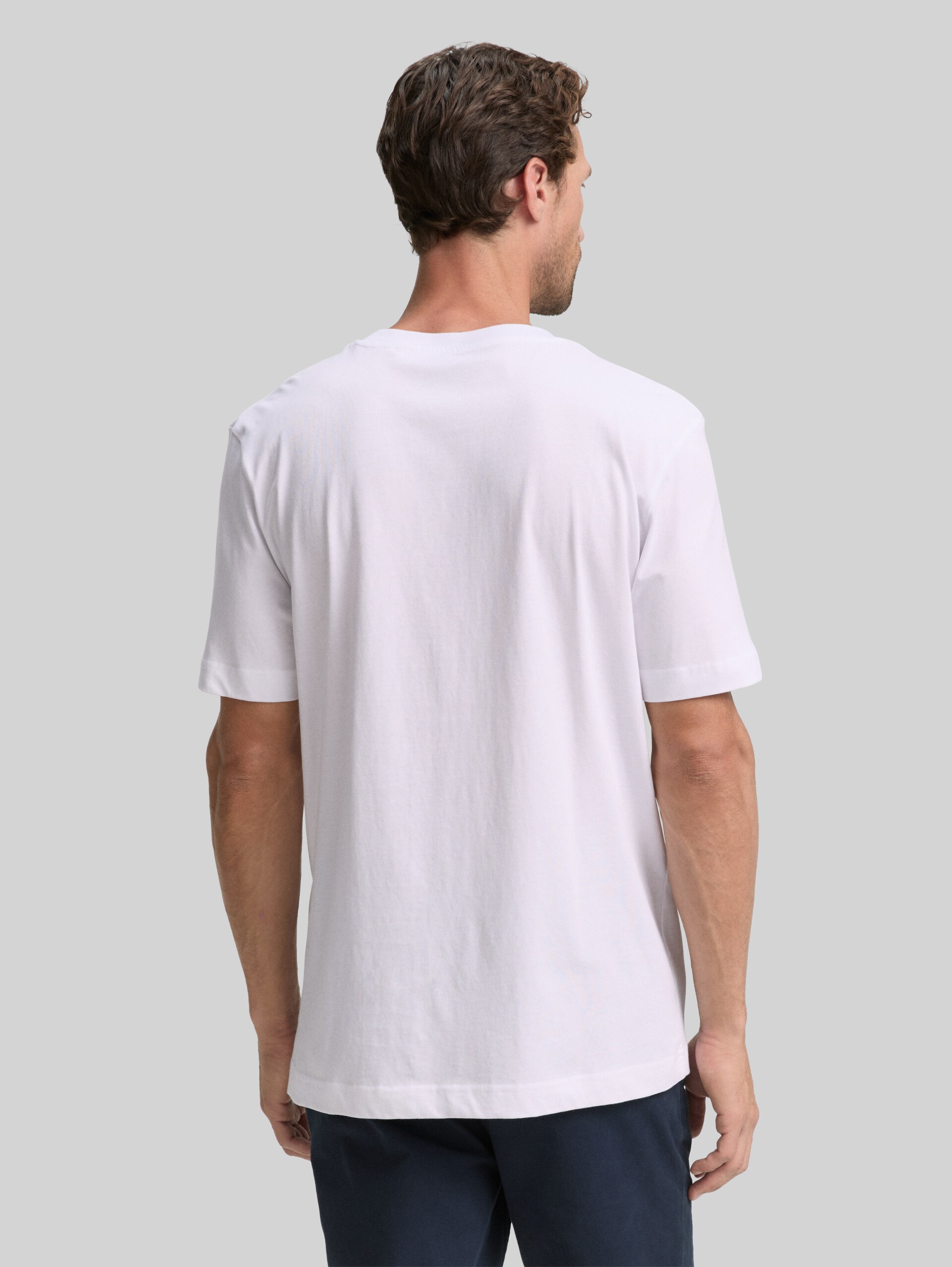 T-Shirt mit Fotoprint - White - Auschnitt Model-Rückansicht
