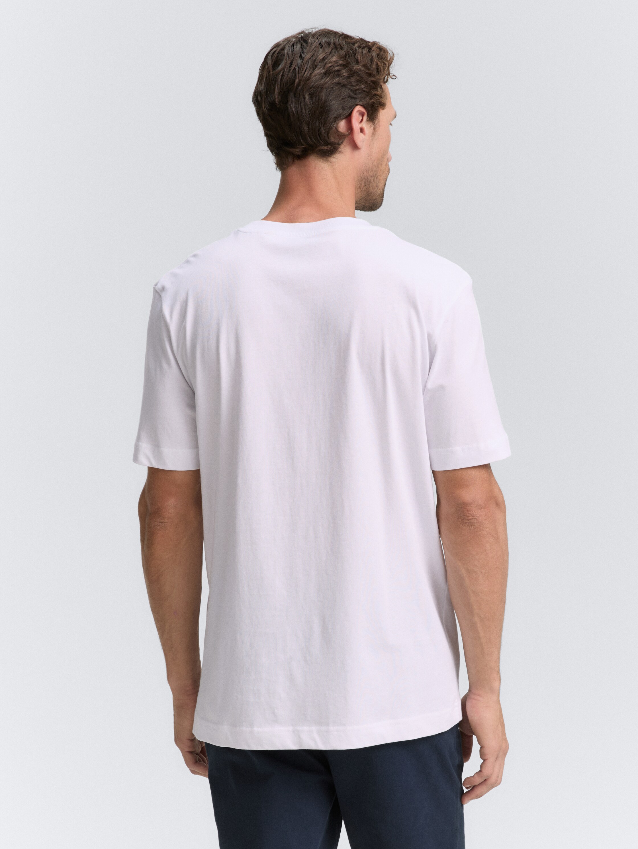 T-Shirt mit Fotoprint - White - Auschnitt Model-Rückansicht