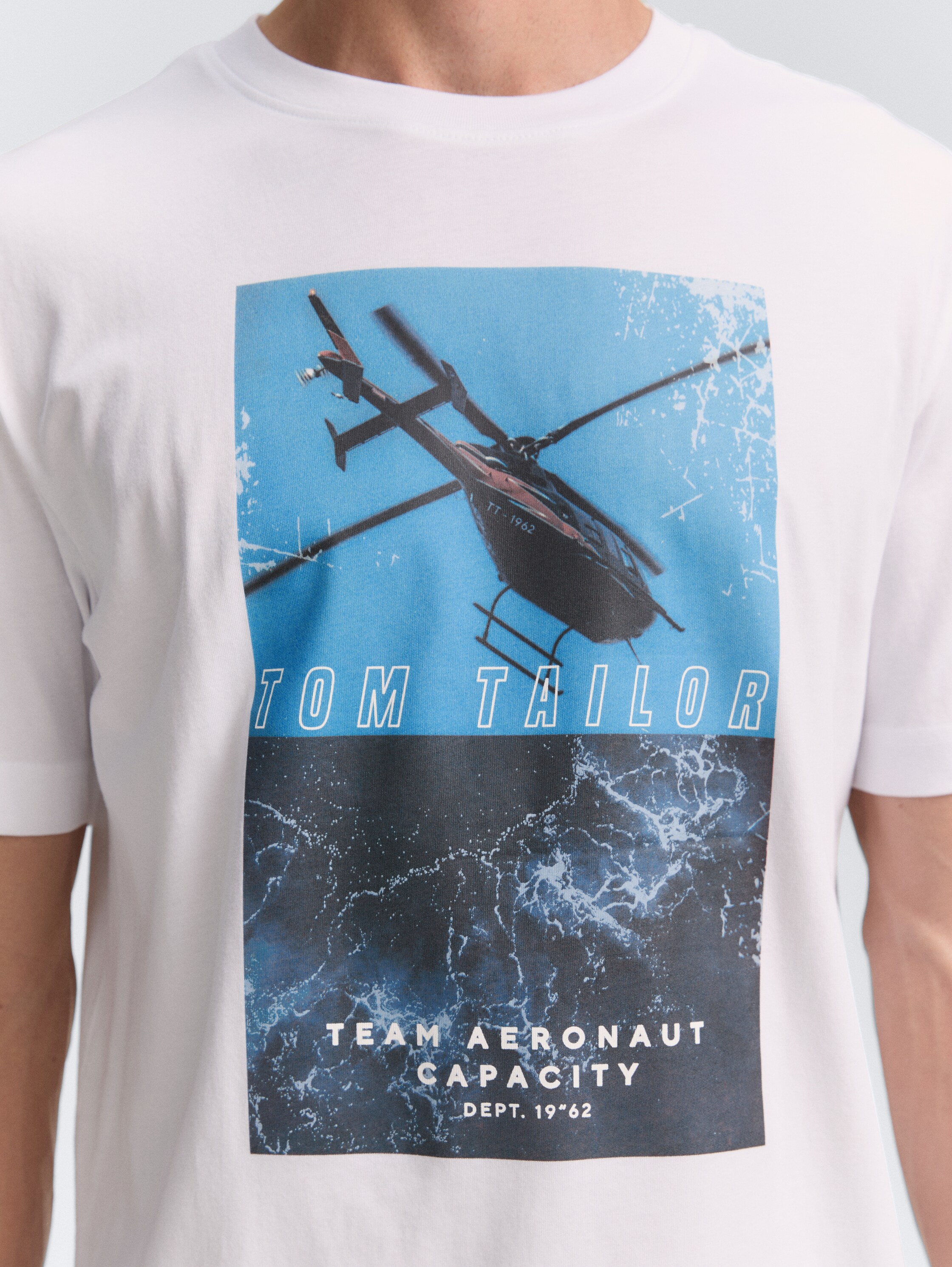 T-Shirt mit Fotoprint - White - Detail-Model-Ansicht