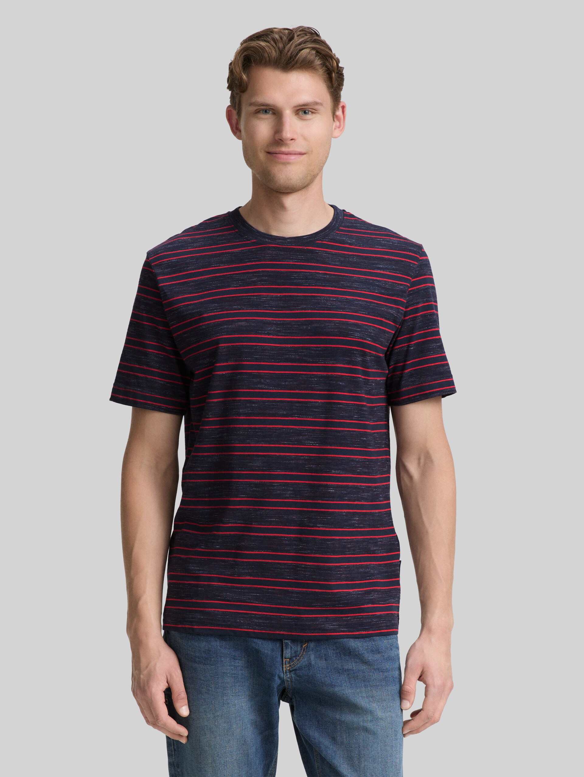 T-shirt with striped pattern - navy yarn dye stripe - Neckline model front view