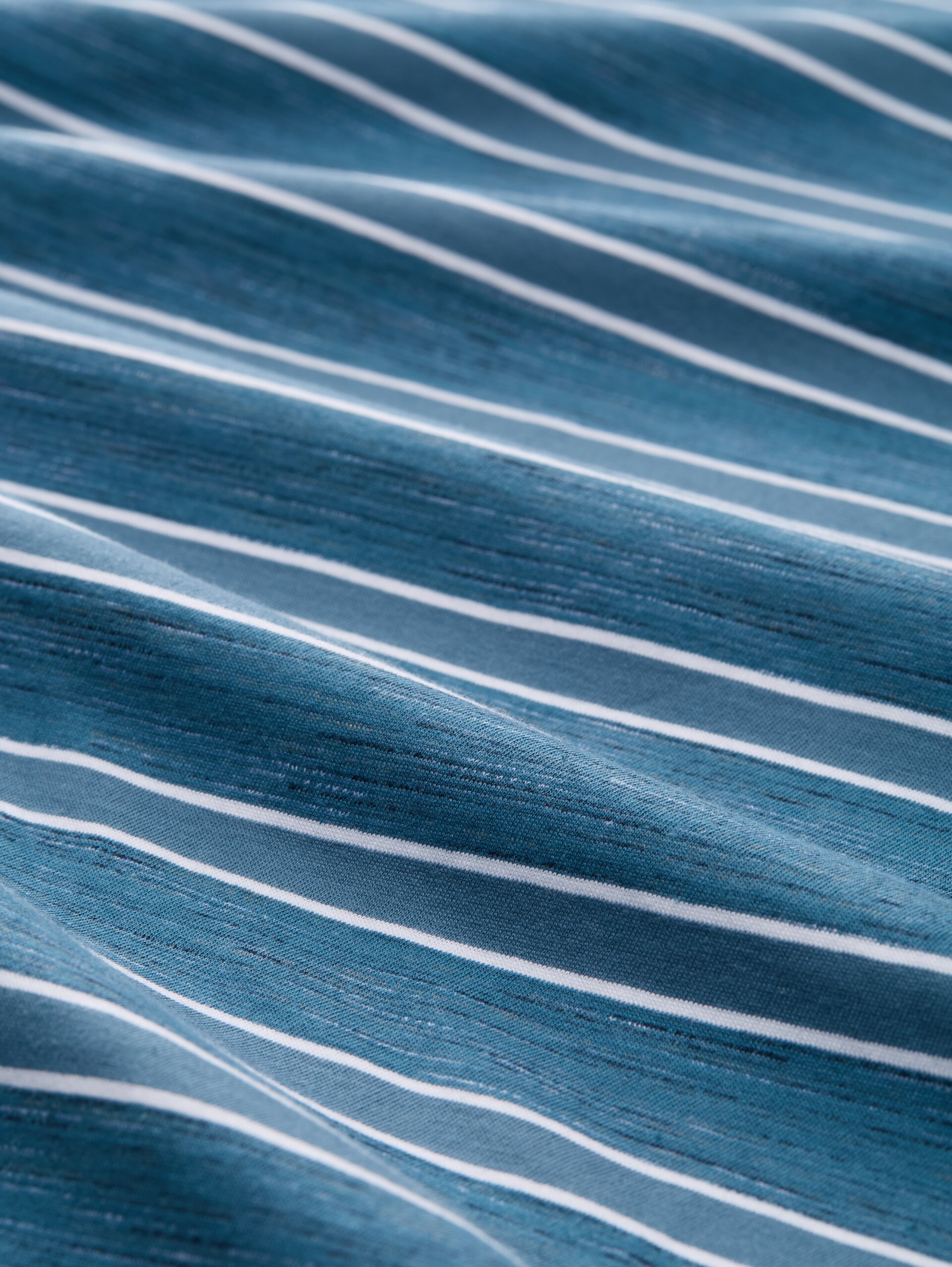 T-Shirt mit Streifenmuster - real teal yarn dye stripe - Material-Ansicht
