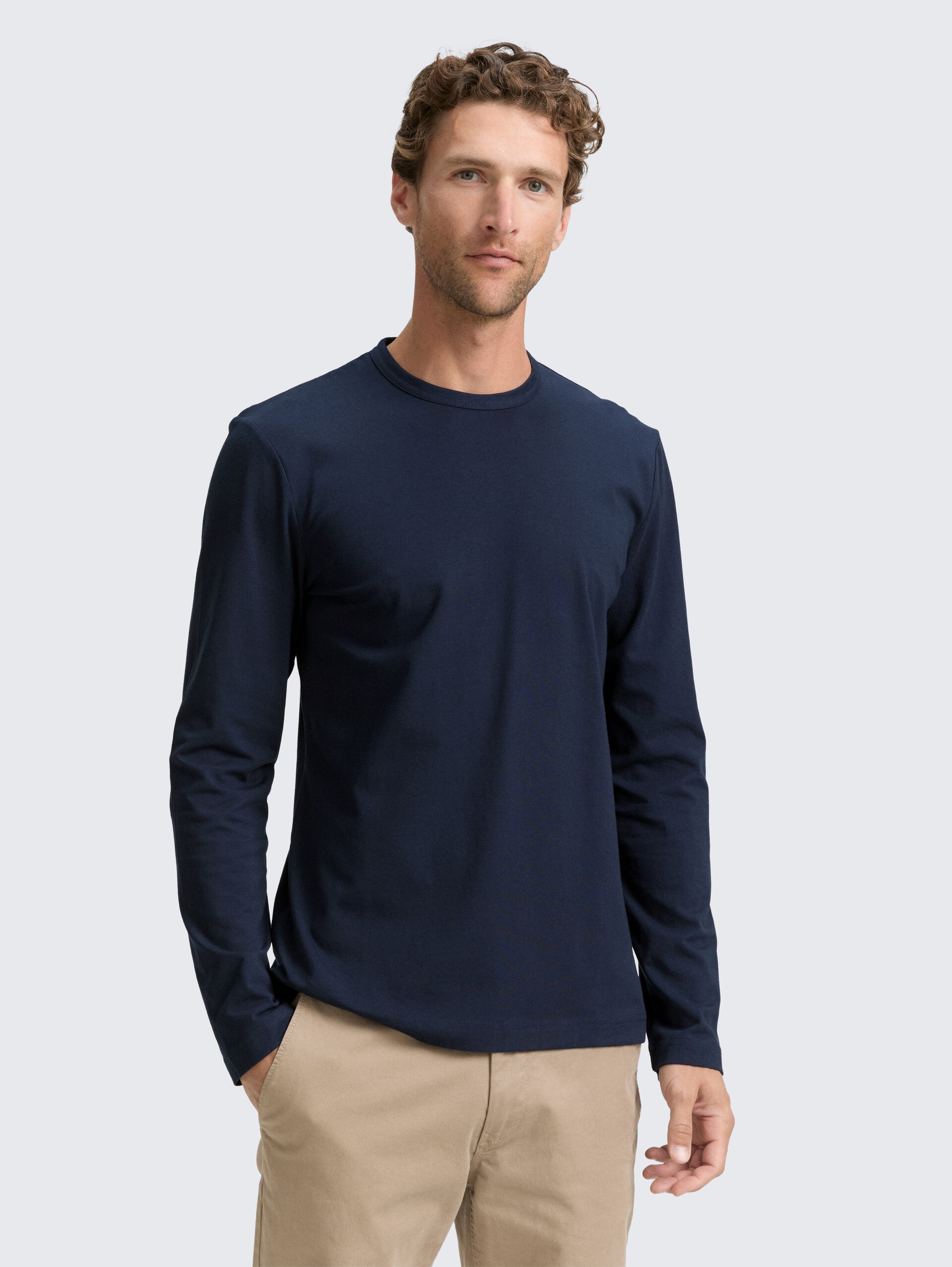 Slim Fit Langarmshirt mit Stretch - sky captain blue - Ausschnitt Model-Vorderansicht