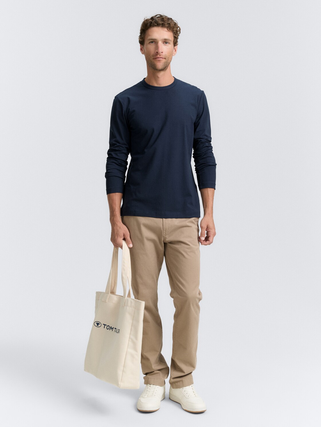 Slim Fit Langarmshirt mit Stretch - sky captain blue - Model-Vorderansicht