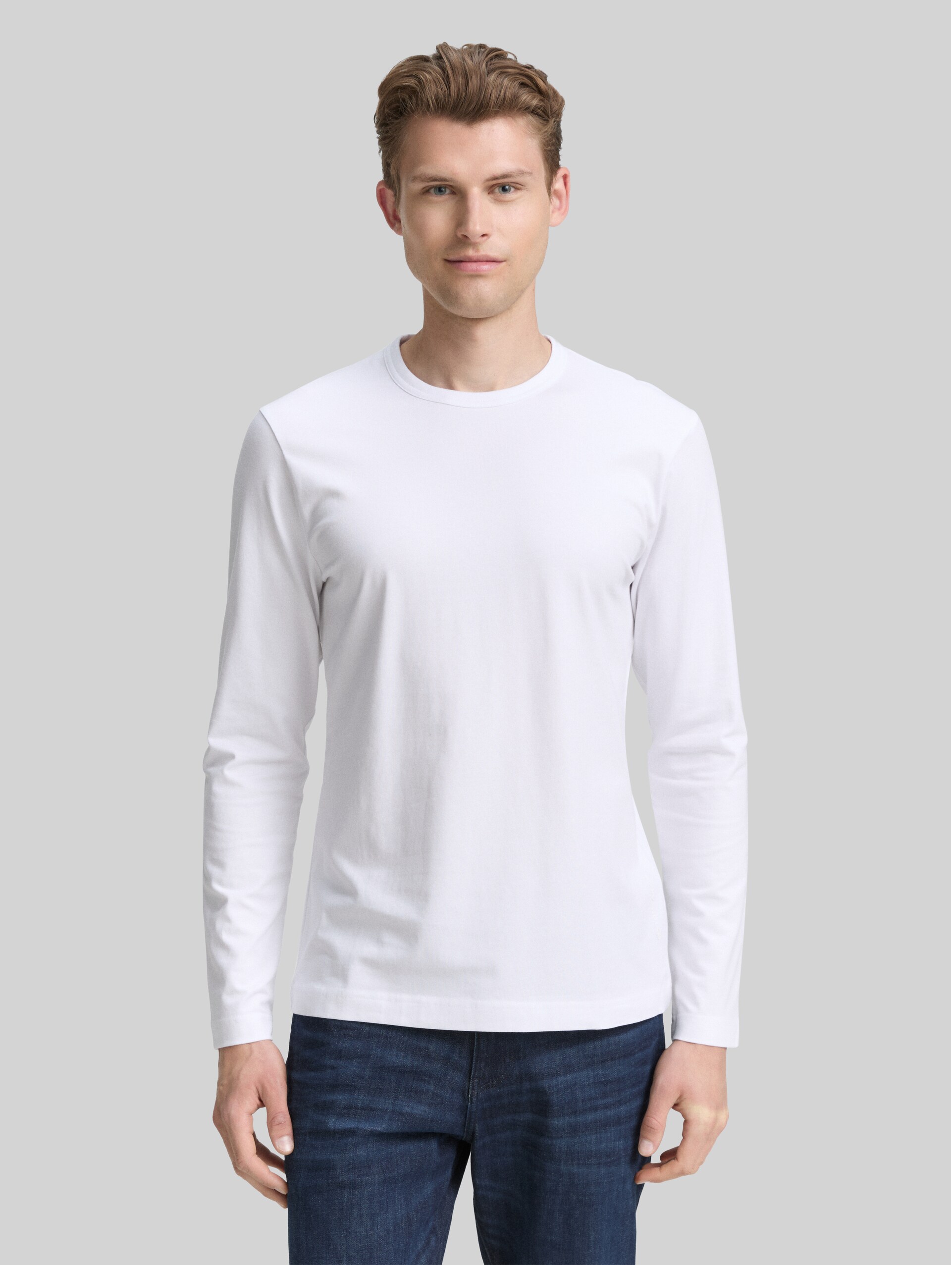 Slim Fit Langarmshirt mit Stretch - White - Ausschnitt Model-Vorderansicht