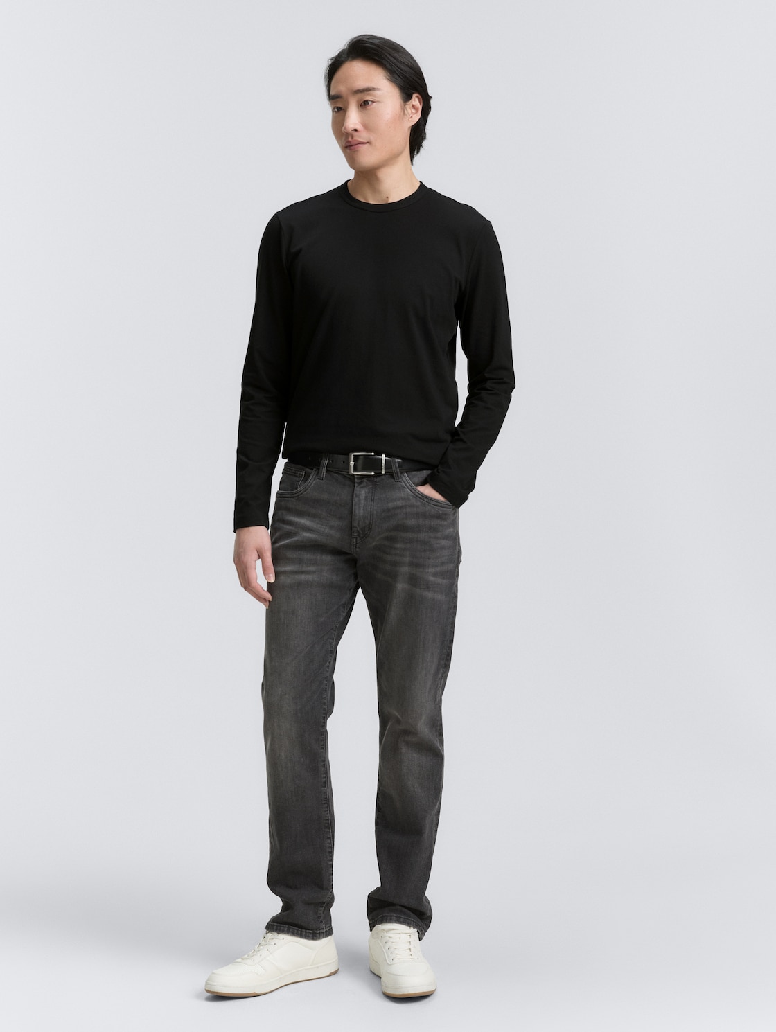 Slim Fit Langarmshirt mit Stretch - Black - Model-Vorderansicht
