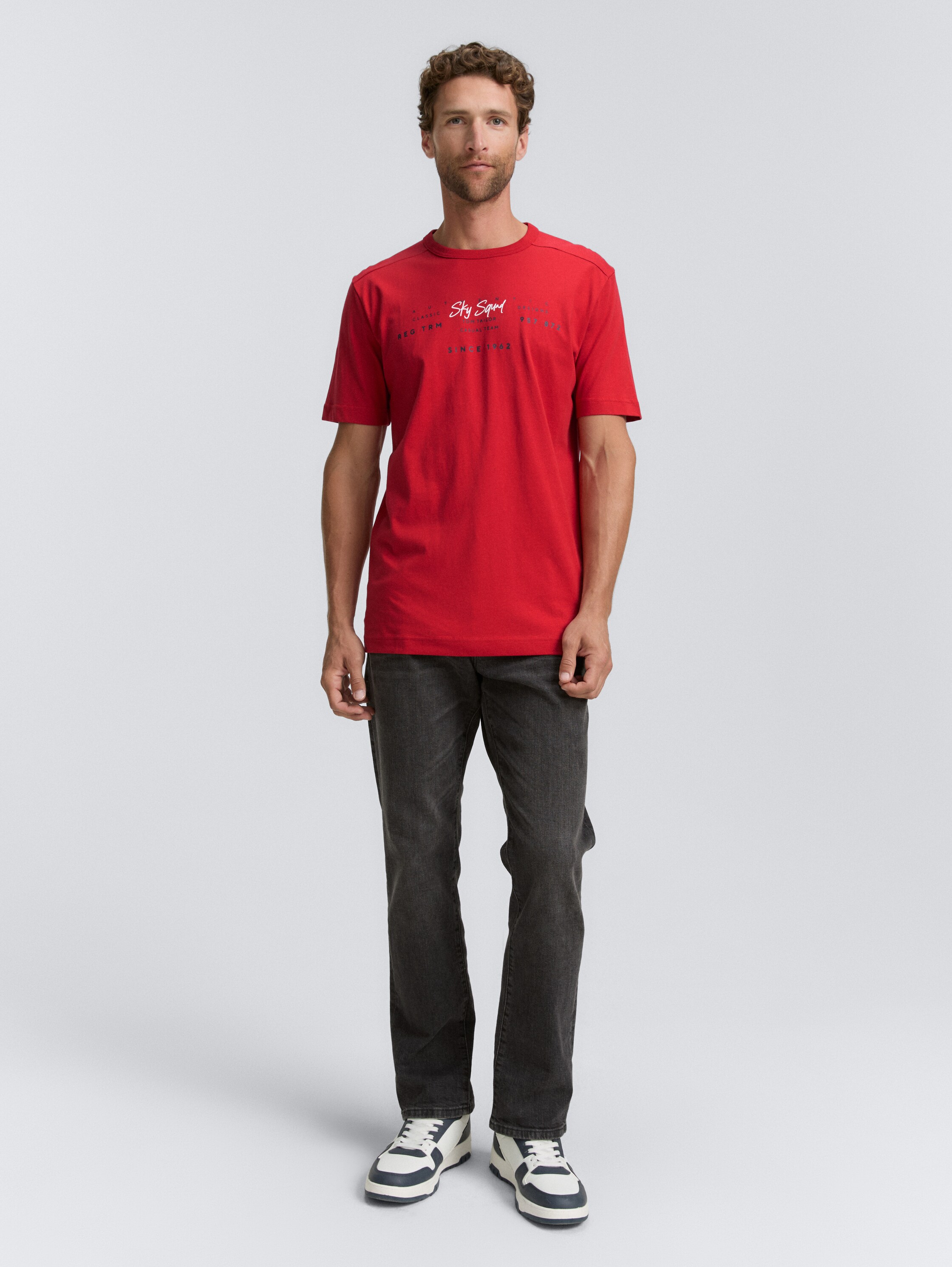 T-Shirt mit Print - Samba Red - Model-Vorderansicht