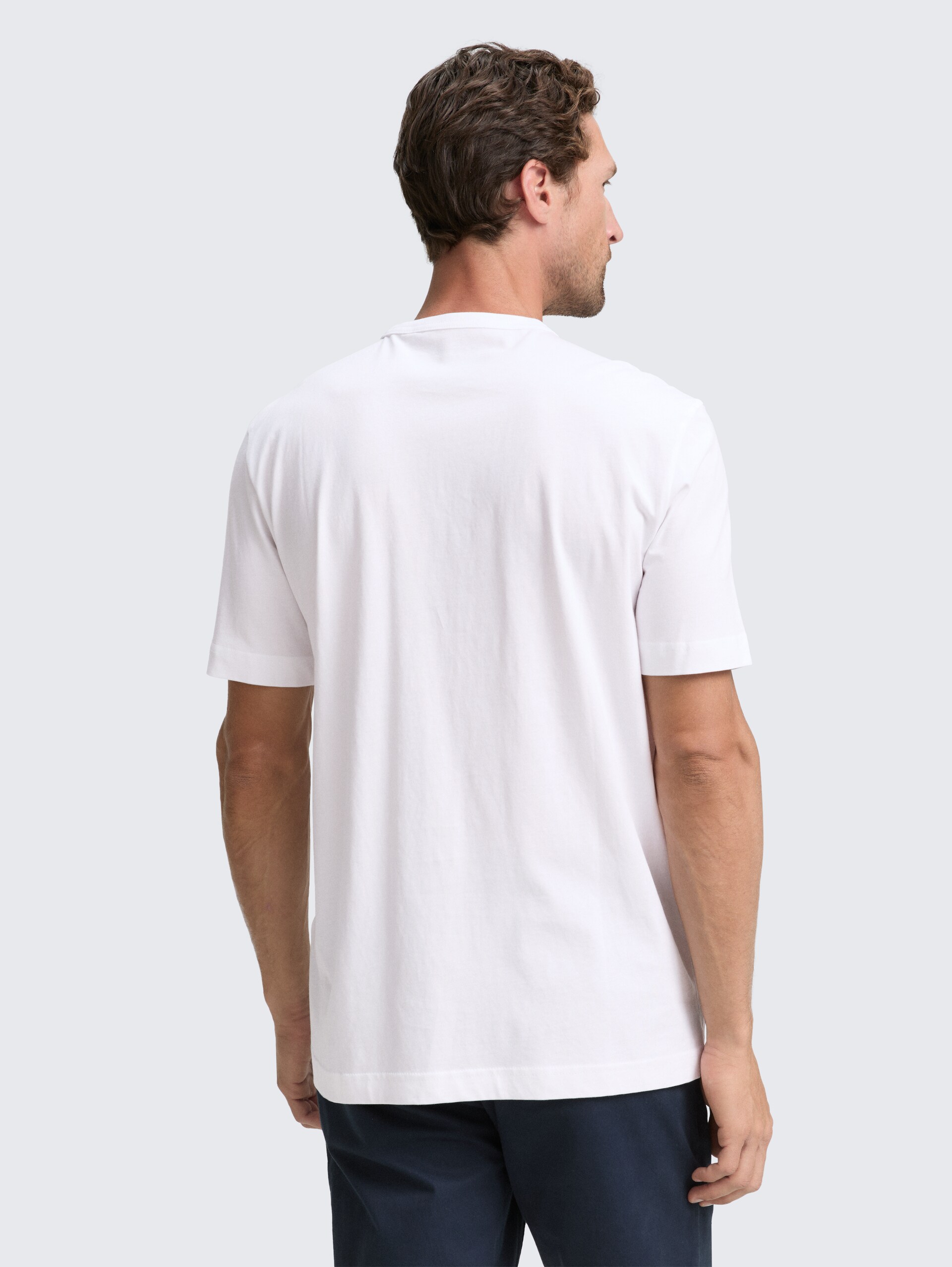 T-Shirt mit Print - White - Auschnitt Model-Rückansicht