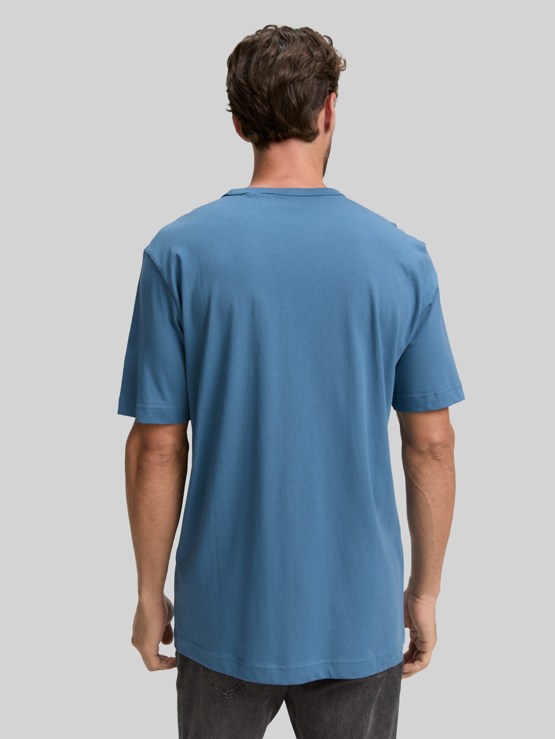 T-shirt with print - real teal blue - Neckline model-back view