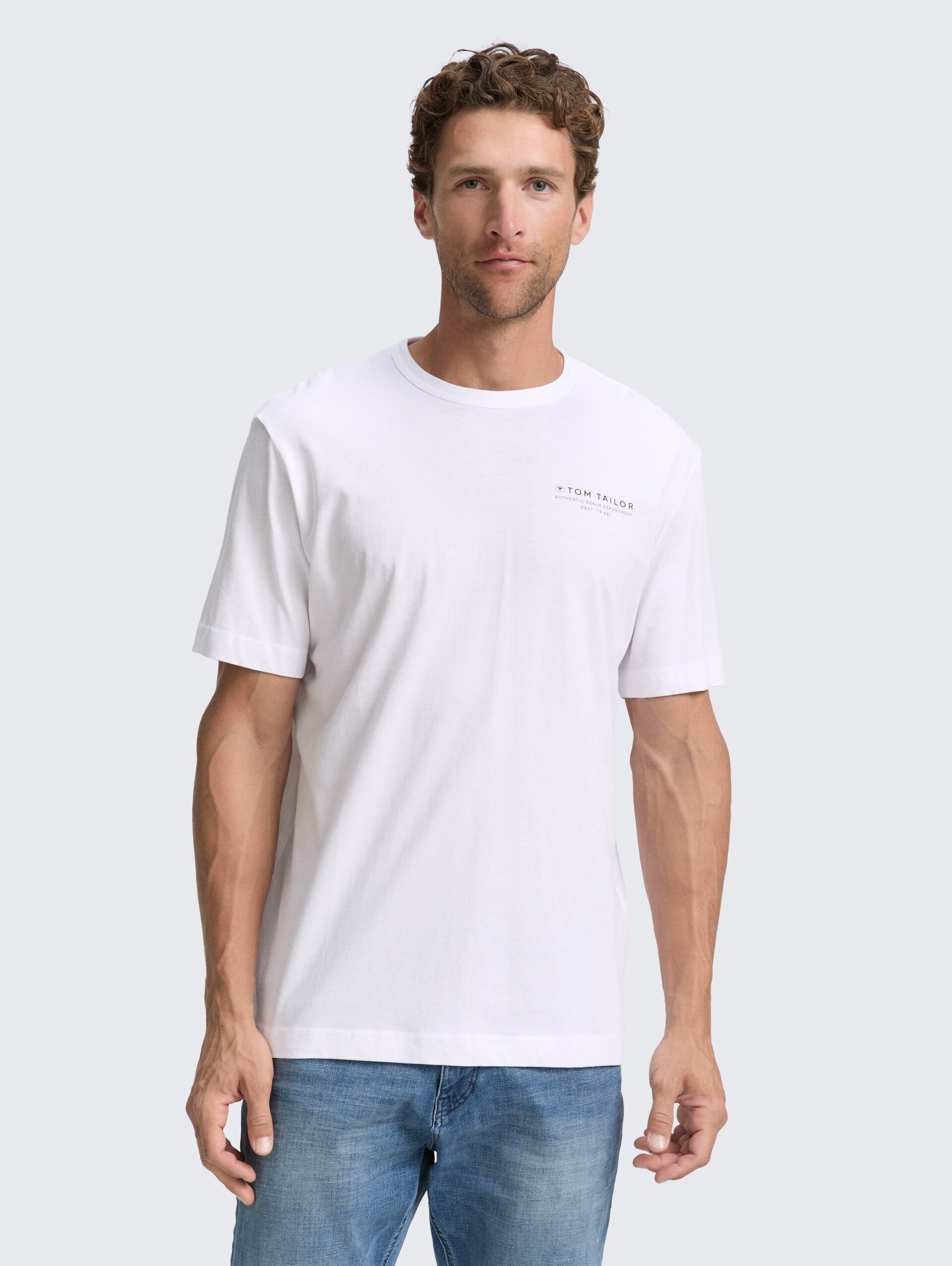 T-Shirt mit Print - White - Ausschnitt Model-Vorderansicht
