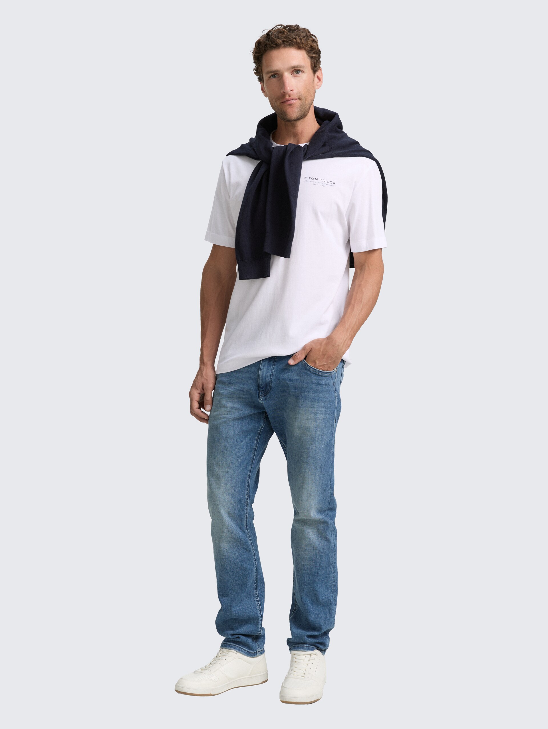 T-Shirt mit Print - White - Model-Vorderansicht