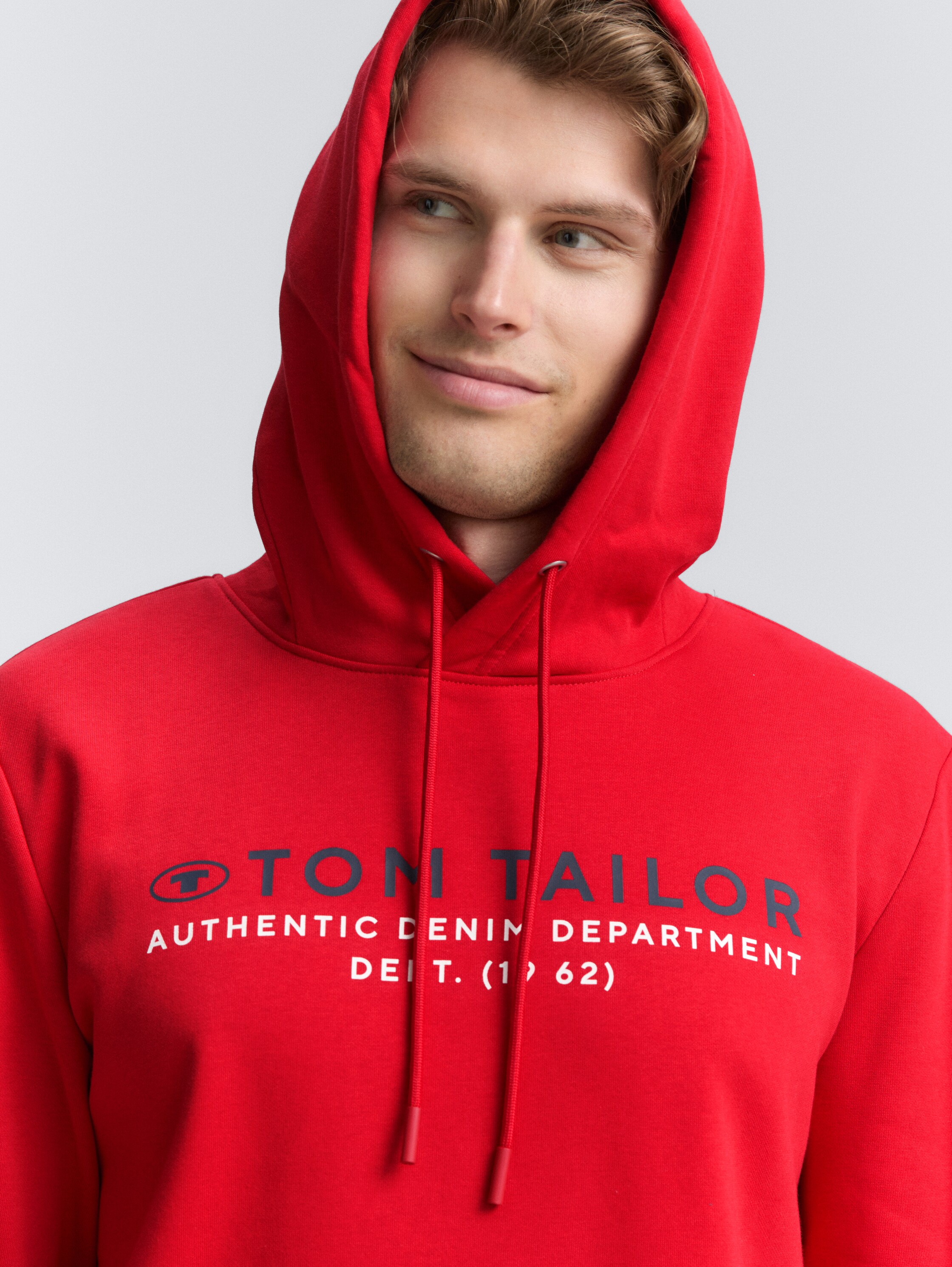 Hoodie Sweatshirt mit Logo-Print - Samba Red - Detail-Model-Ansicht