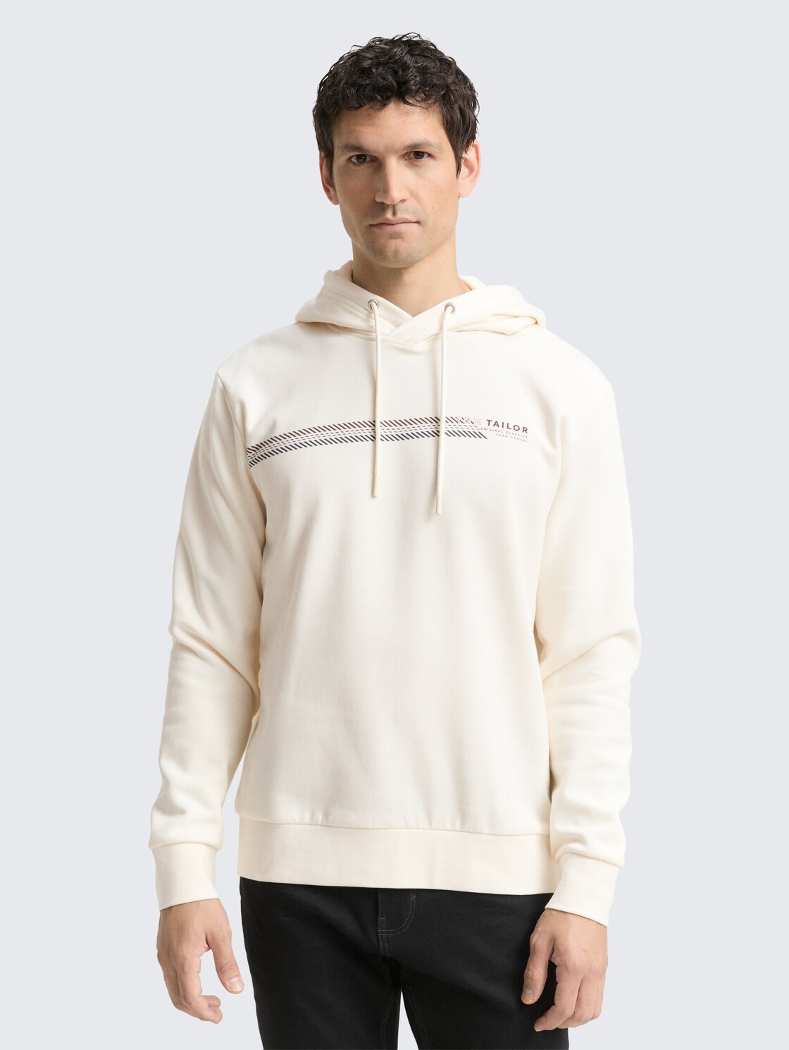 Hoodie Sweatshirt mit Logo-Print - Wool White - Ausschnitt Model-Vorderansicht