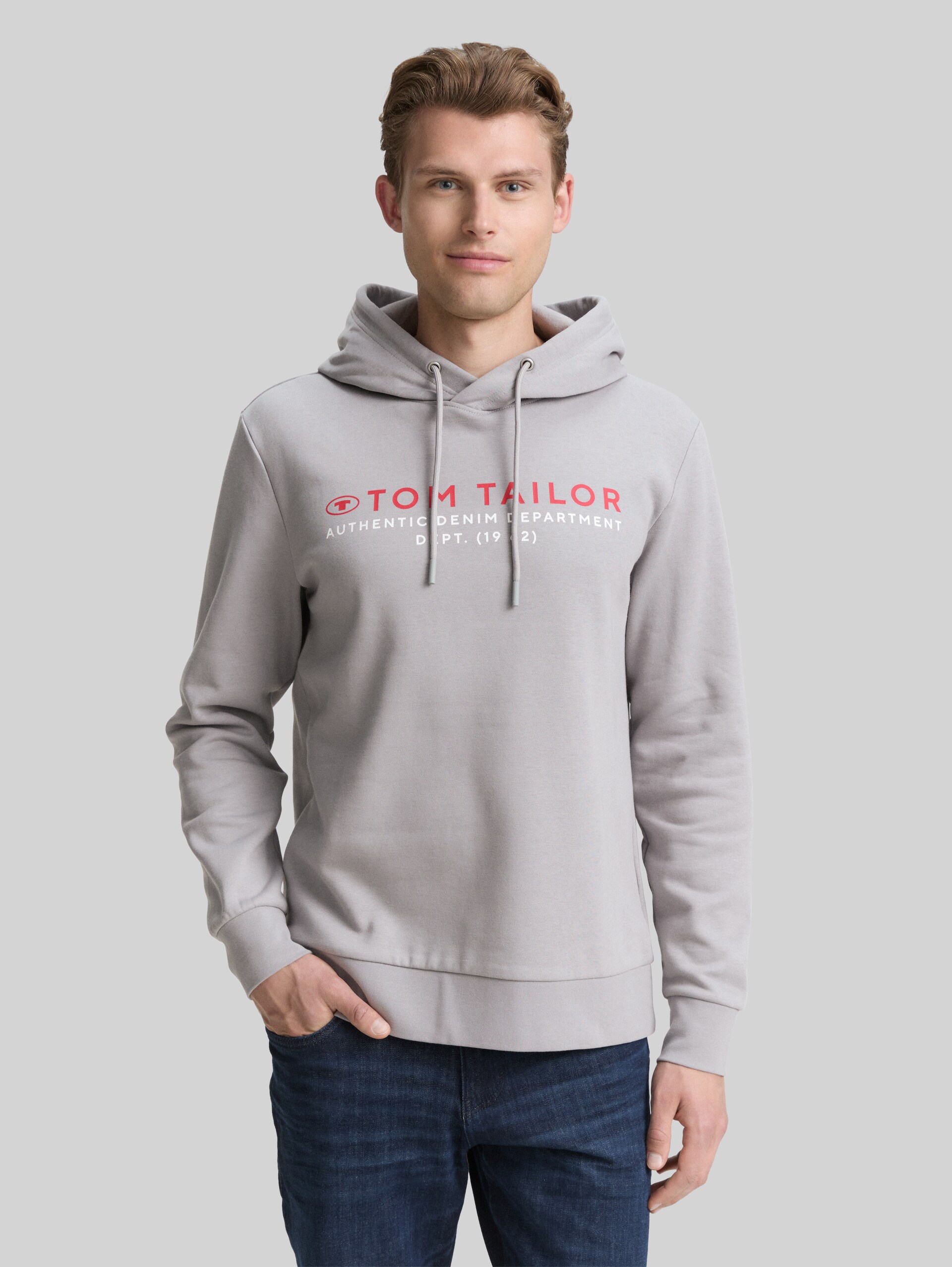 Hoodie Sweatshirt mit Logo-Print - formal grey - Ausschnitt Model-Vorderansicht