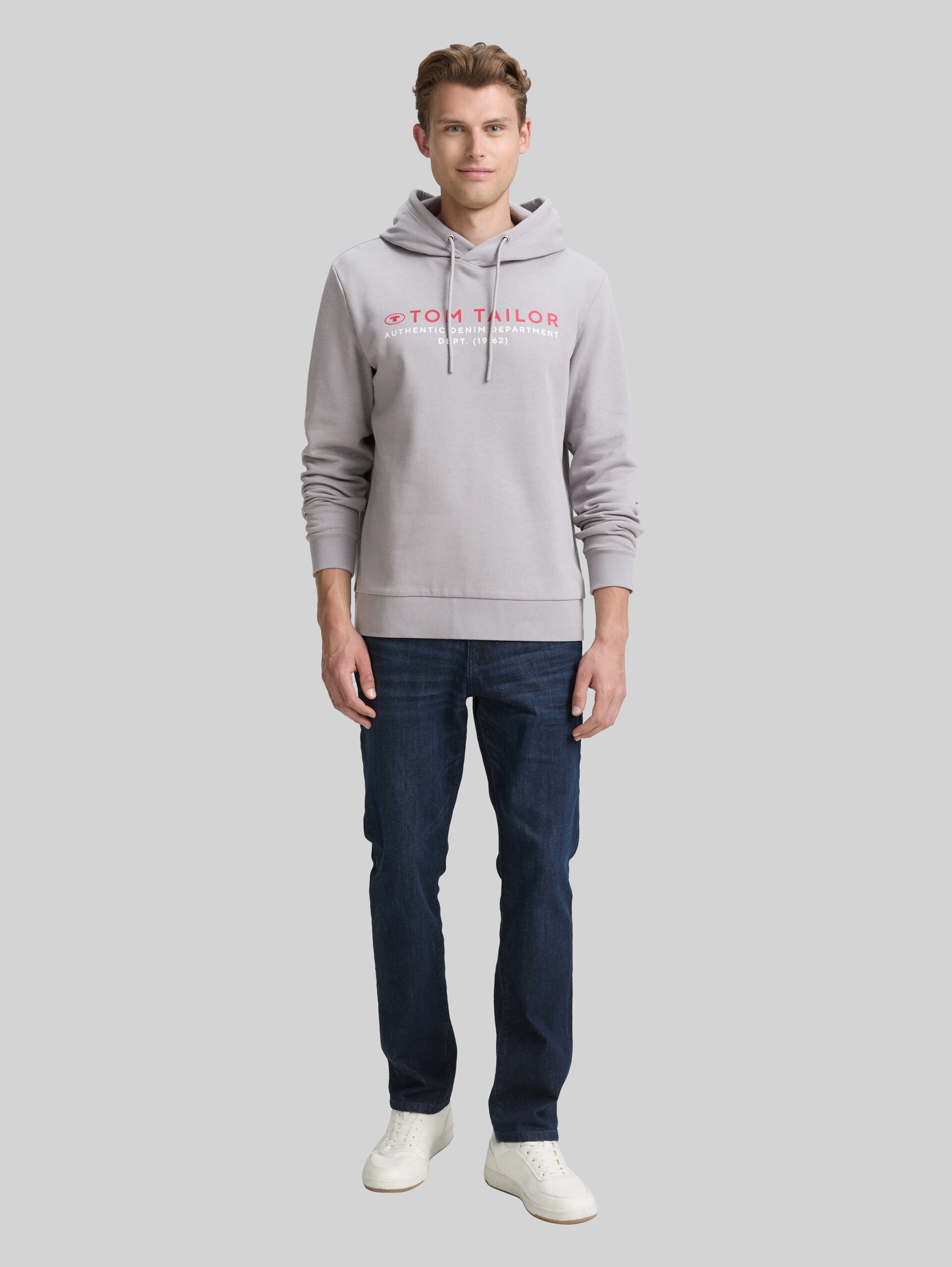 Hoodie Sweatshirt mit Logo-Print - formal grey - Model-Vorderansicht