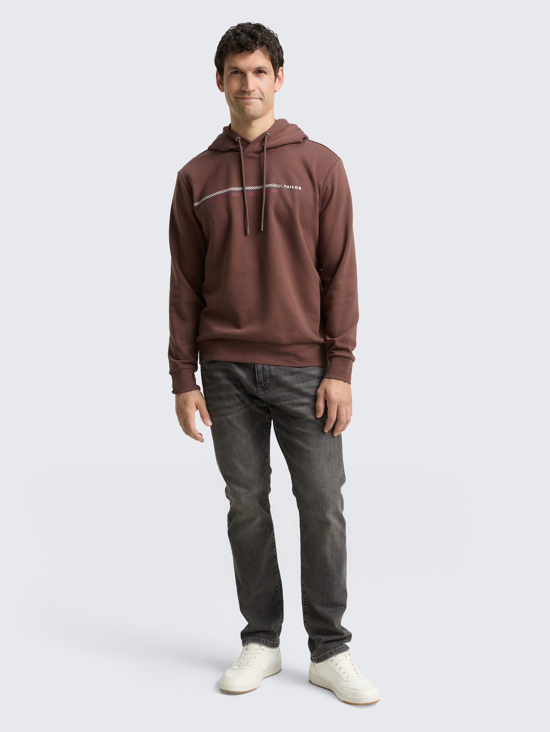 Hoodie Sweatshirt mit Logo-Print - bag brown - Model-Vorderansicht