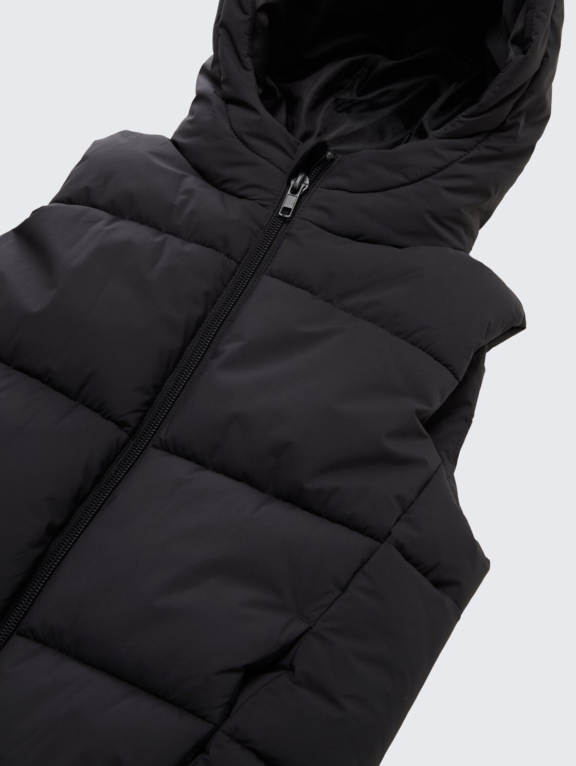 Puffer waistcoat with hood - coal grey - Detail model view