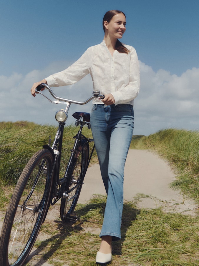 TTSTELLA BOOTCUT-jeans met stretch door Women, Used Light Stone Blue Denim