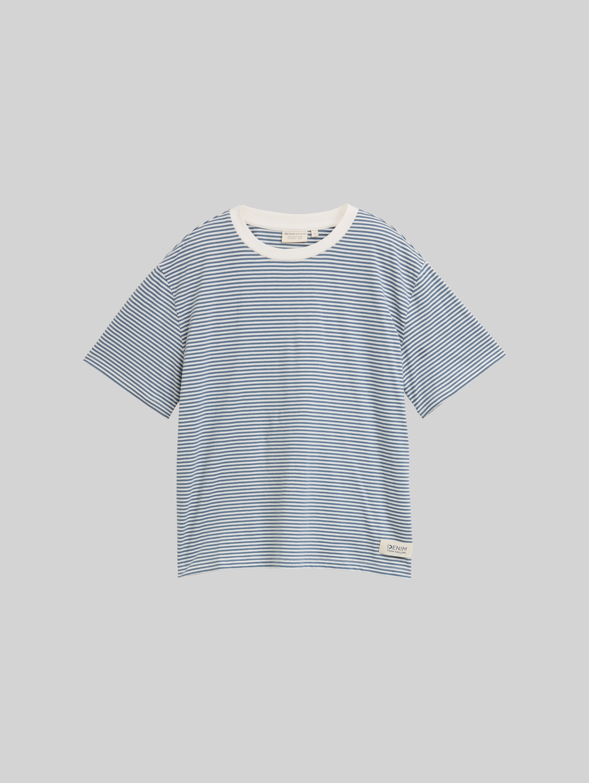 Boxy Fit T-Shirt - small dusty blue white stripe - Vorder-Produkt-Ansicht
