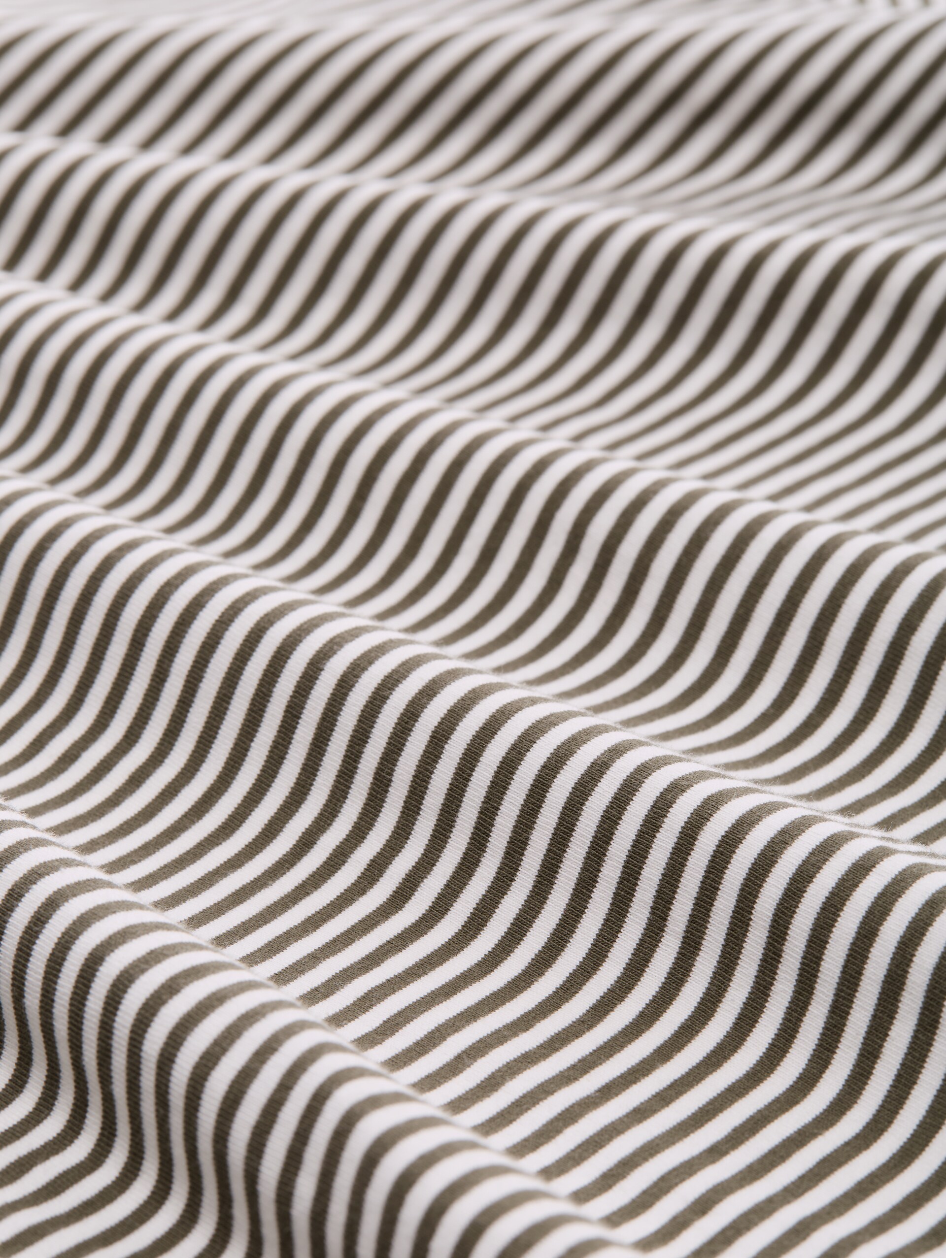 Boxy Fit T-shirt - small olive white stripe - Material view