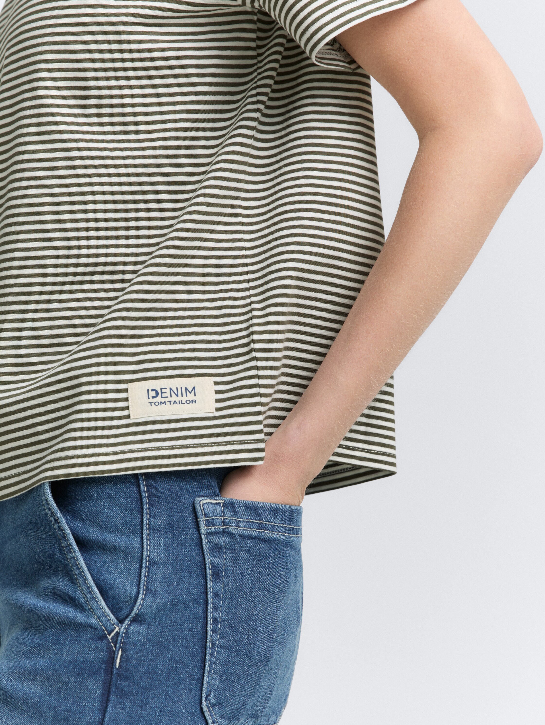 Boxy fit T-shirt - small_olive_white_stripe - 