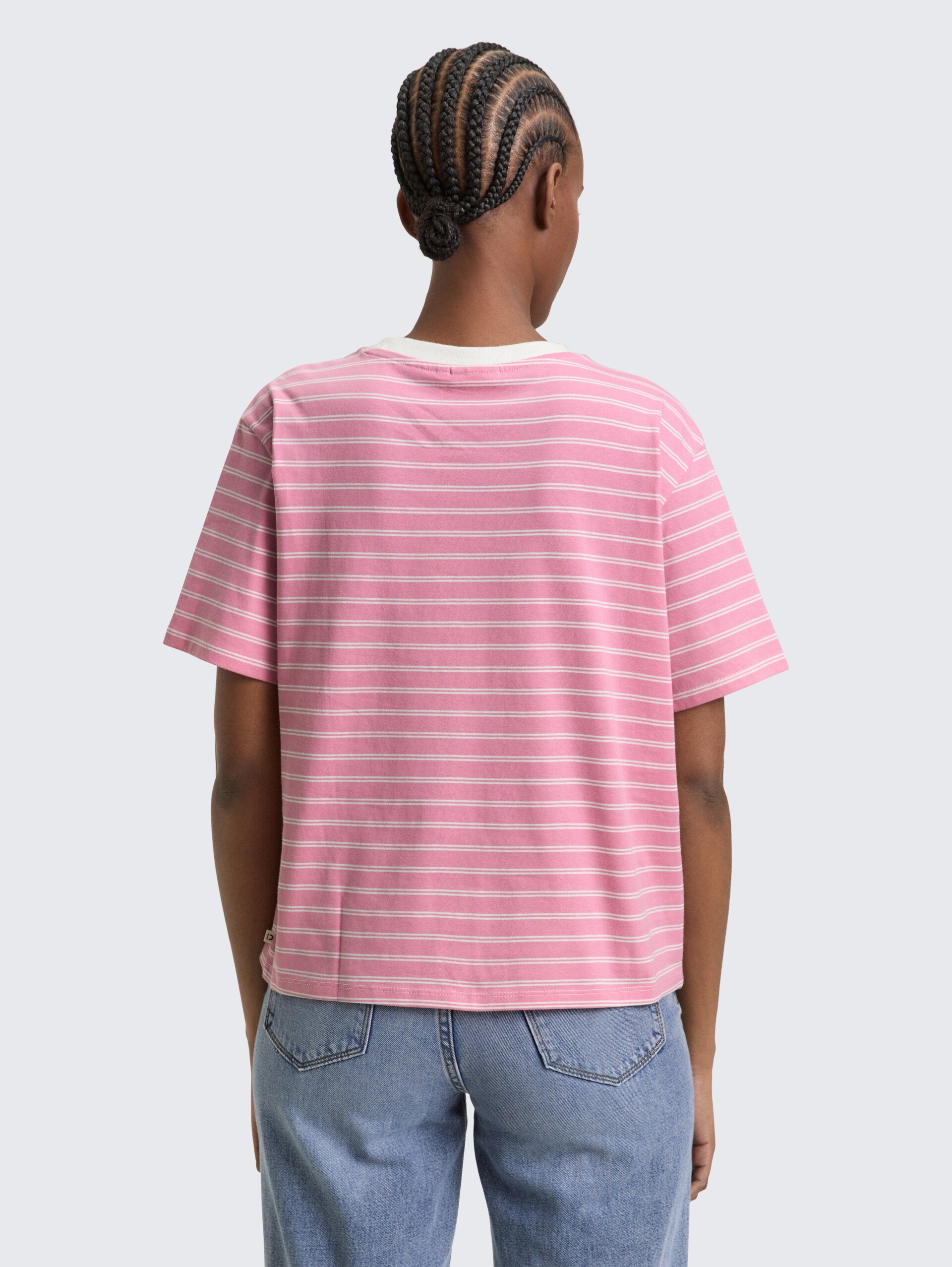 Boxy Fit T-Shirt - soft blush irregular stripe - Auschnitt Model-Rückansicht