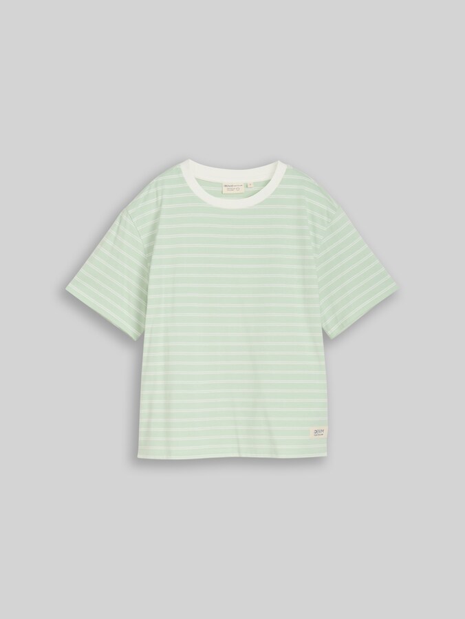 T-shirt coupe carrée par Denim Female, matcha green irregular stripe