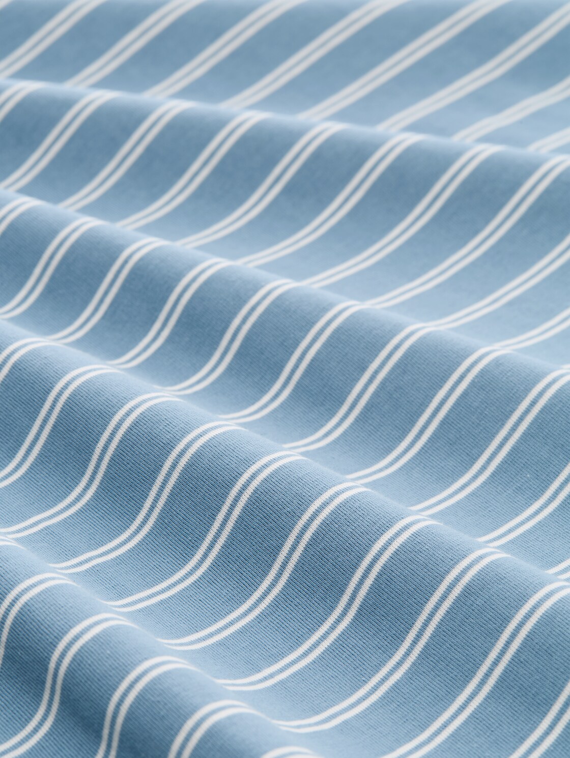 Boxy Fit T-Shirt - mid blue irregular stripe - Material-Ansicht