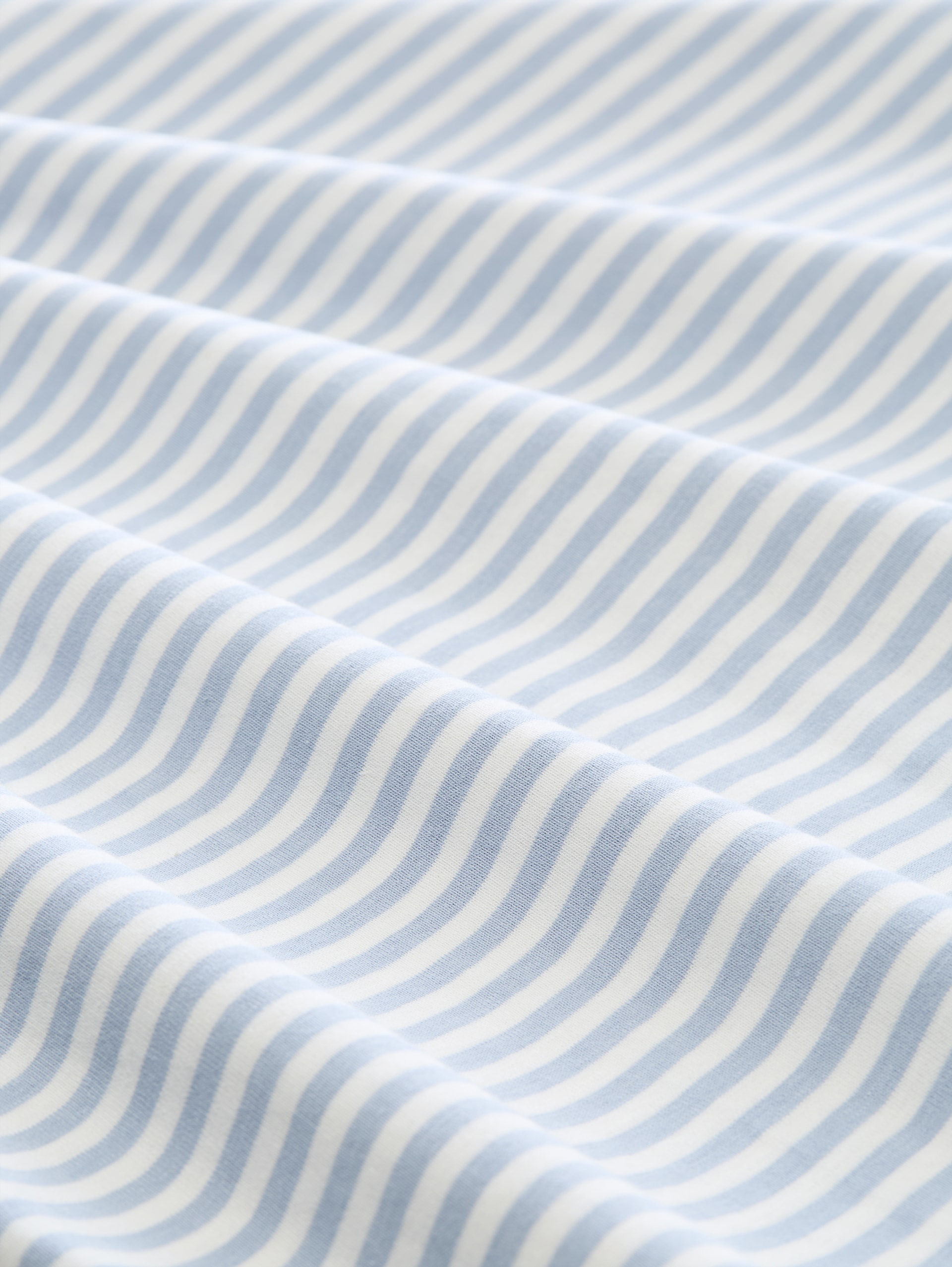 Boxy Fit T-Shirt - light blue white stripe - Material-Ansicht