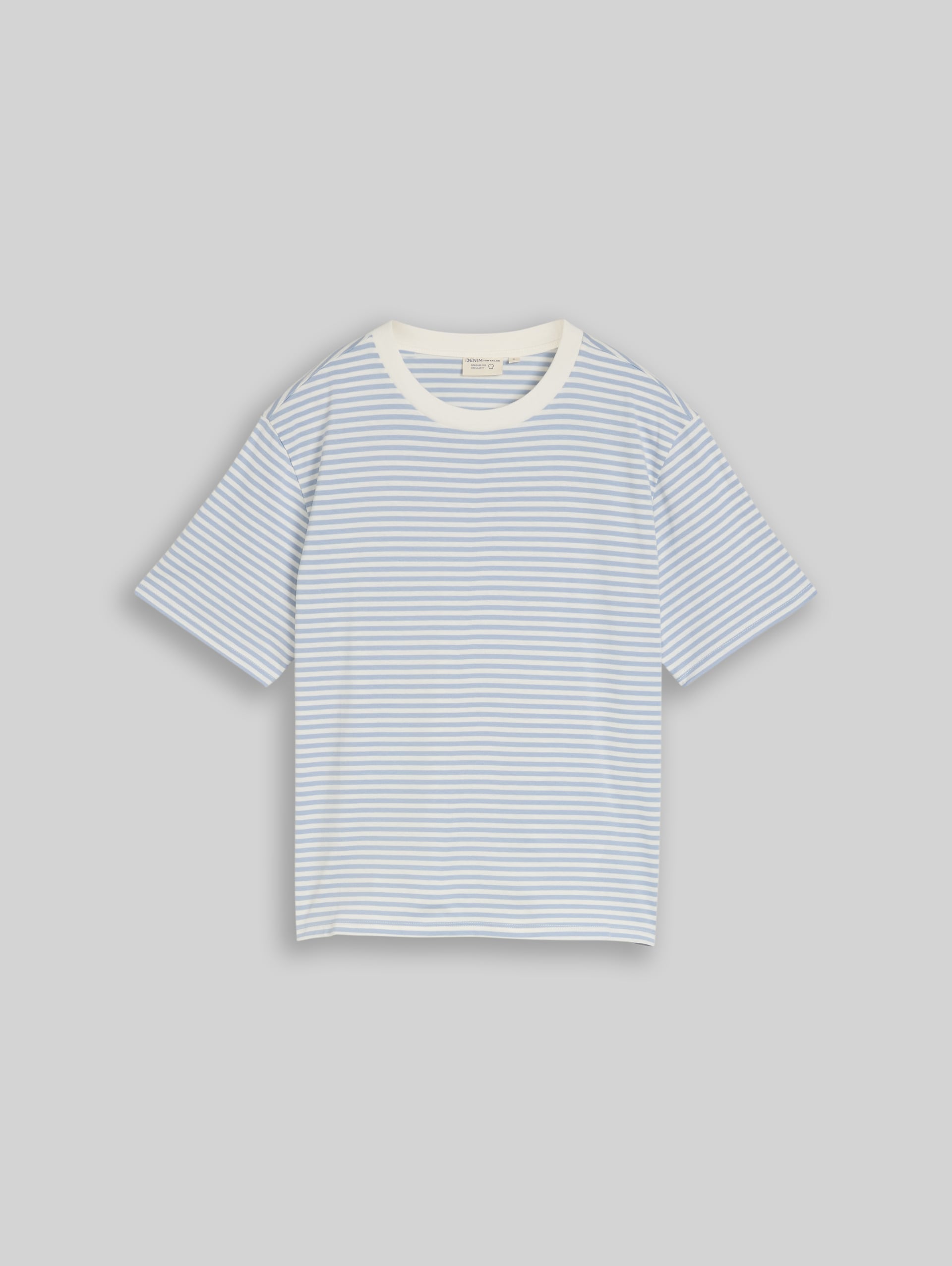 Boxy Fit T-Shirt - light blue white stripe - Vorder-Produkt-Ansicht