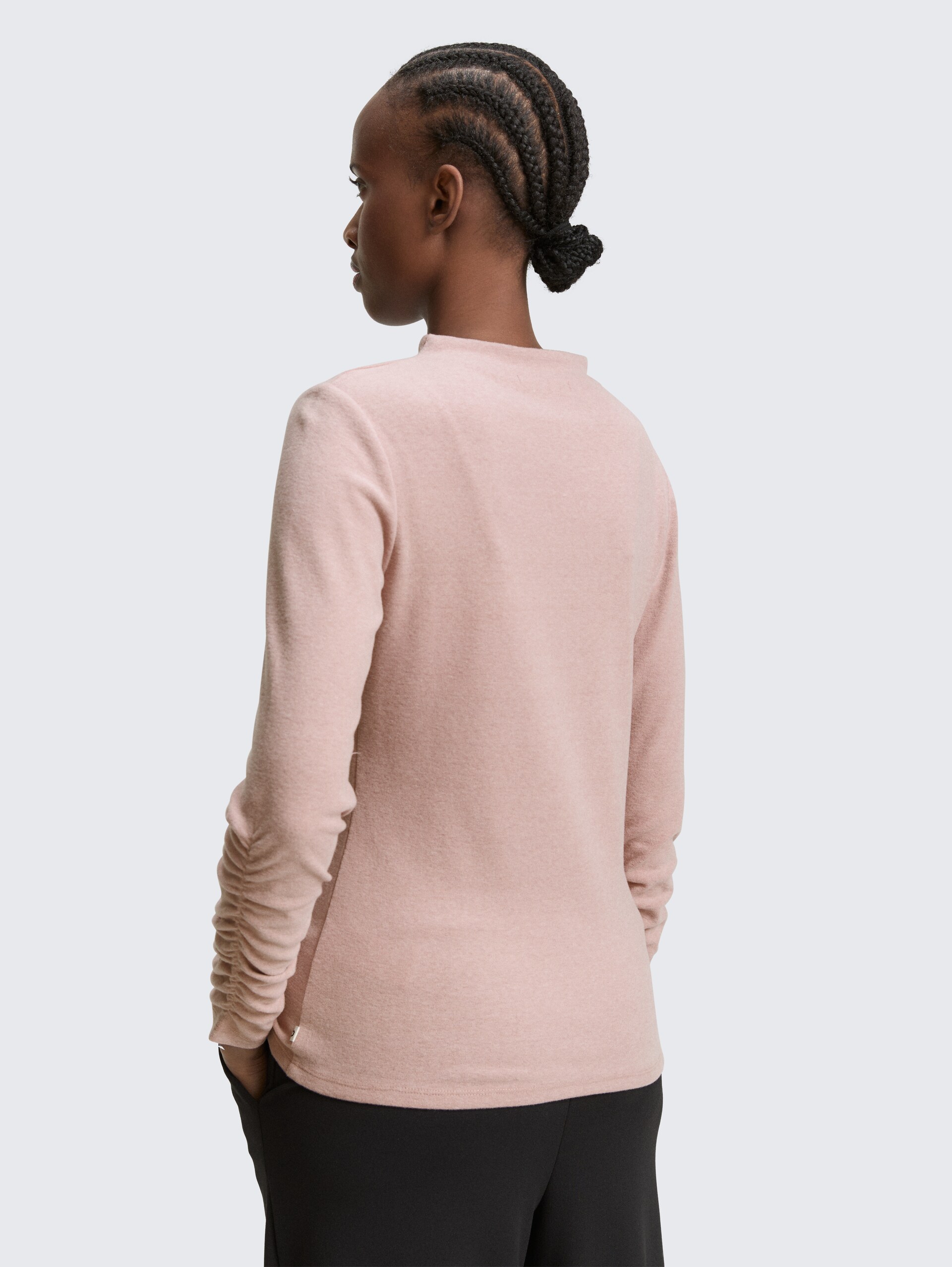 Langarmshirt mit Raffärmeln - Antique Rose Melange - Auschnitt Model-Rückansicht